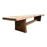 Table basse brutaliste en orme