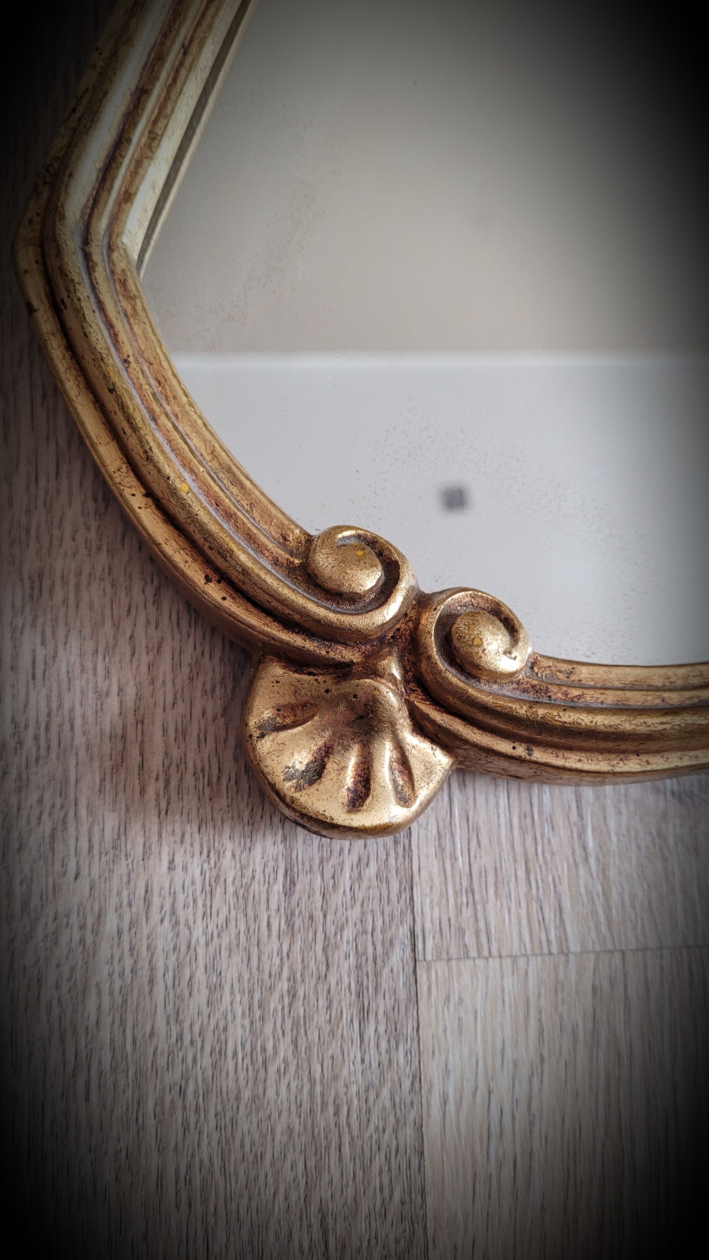 Golden mirror croles 2