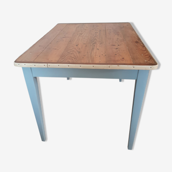 Table bleue