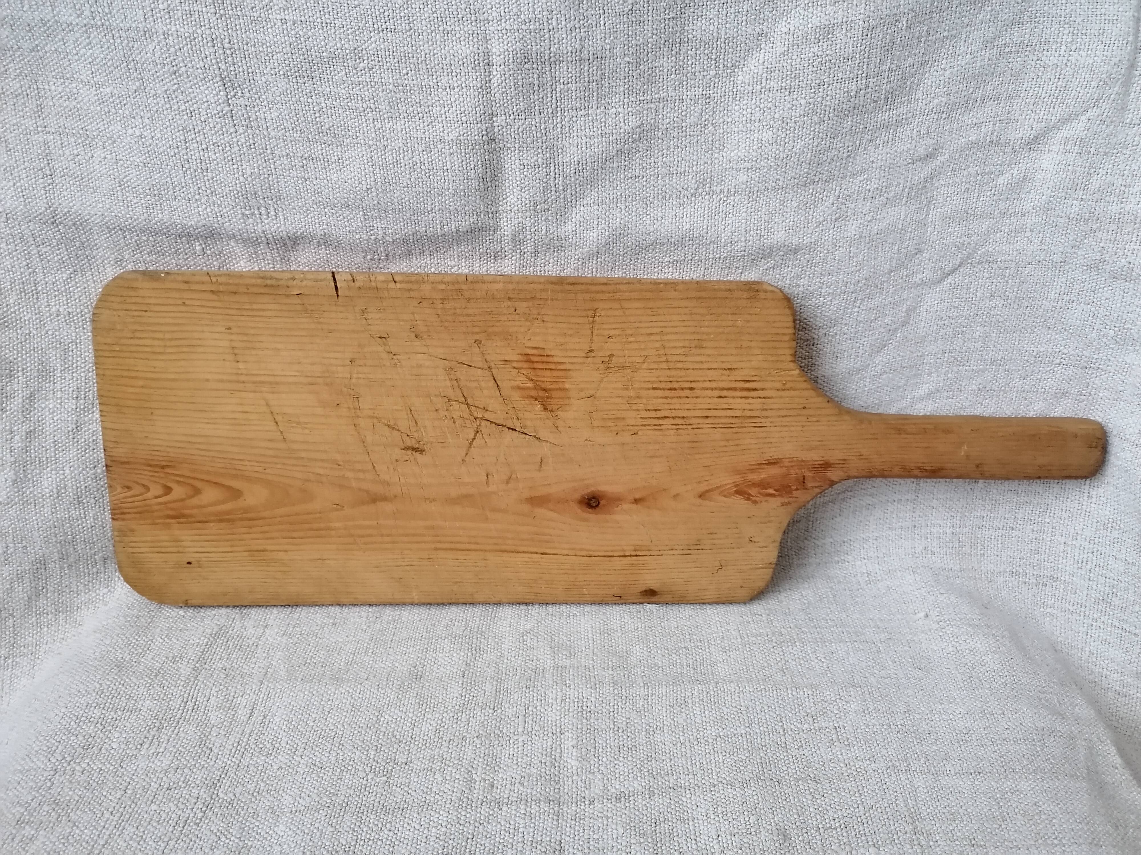 Wooden cutting board