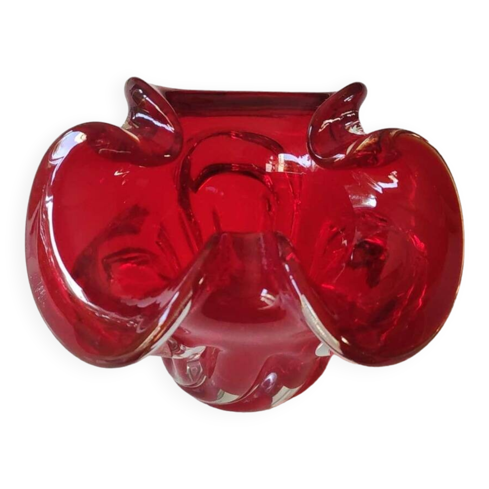 Murano empty pocket Floral shape 3 petals. In Murano Italian blown art glass. Ruby red