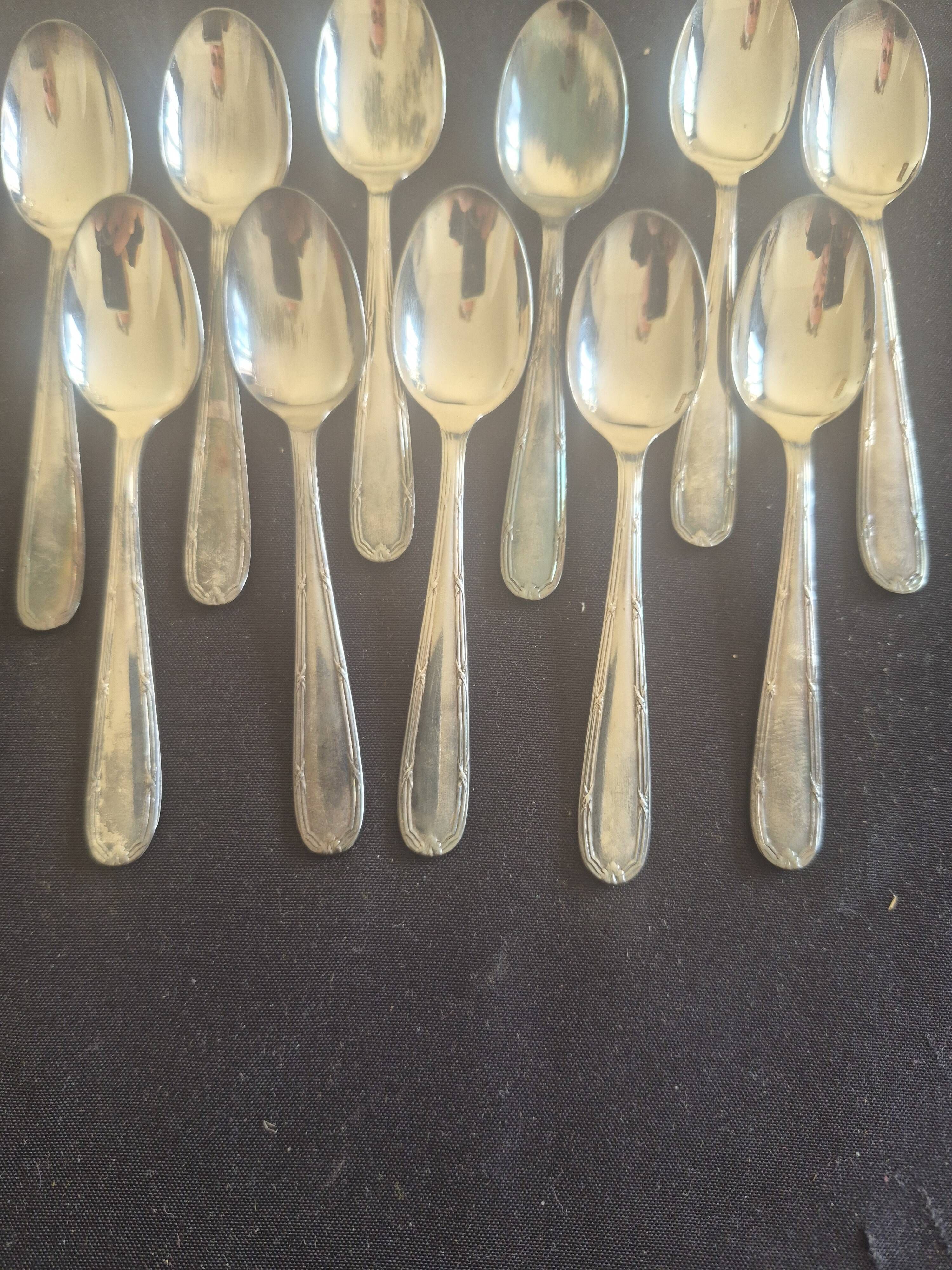 Small spoon box