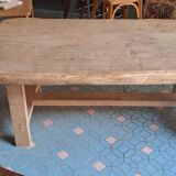 Table bassr brutaliste