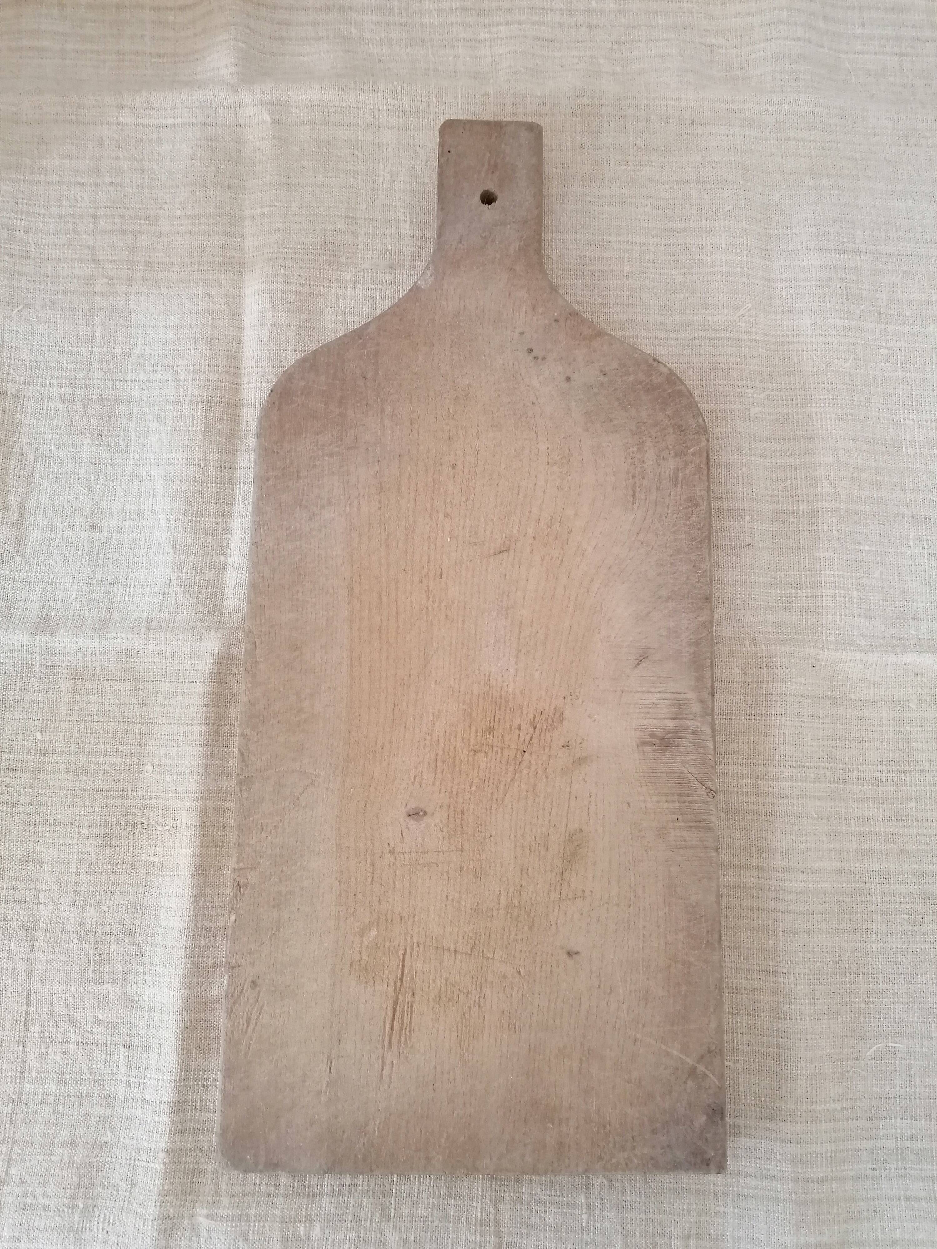 Wooden cutting board