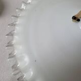 Pendant in serrated opaline