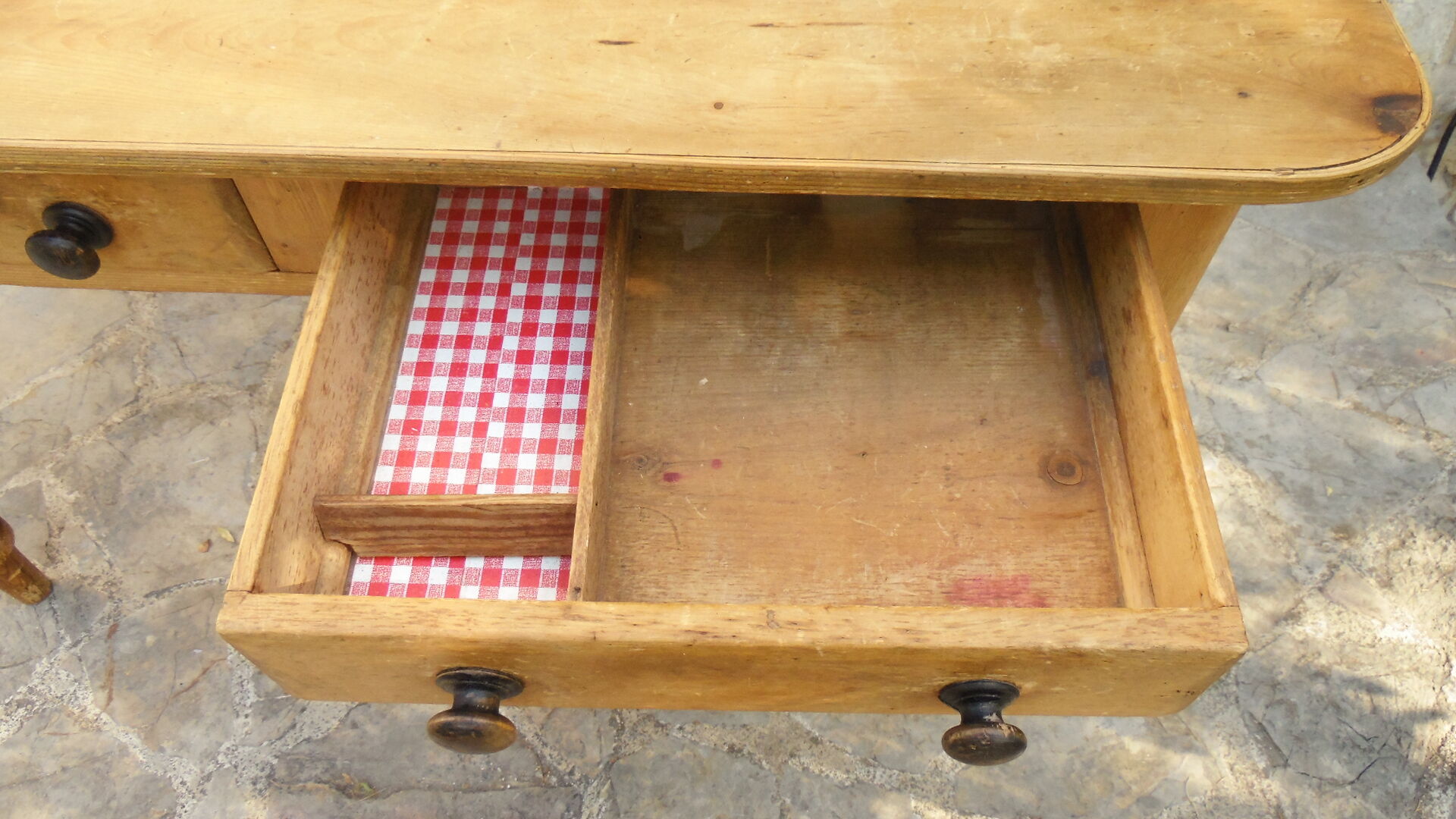 Table en bois 2 tiroirs