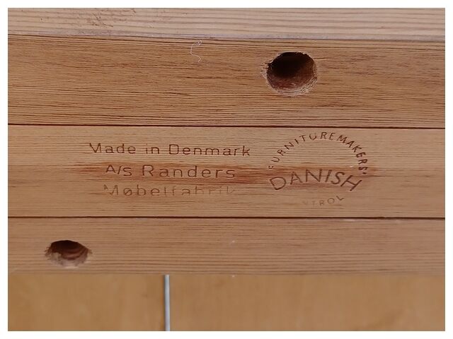 Harry Ostergaard for Randers Mobelfabrik round Danish extendable teak table 1960