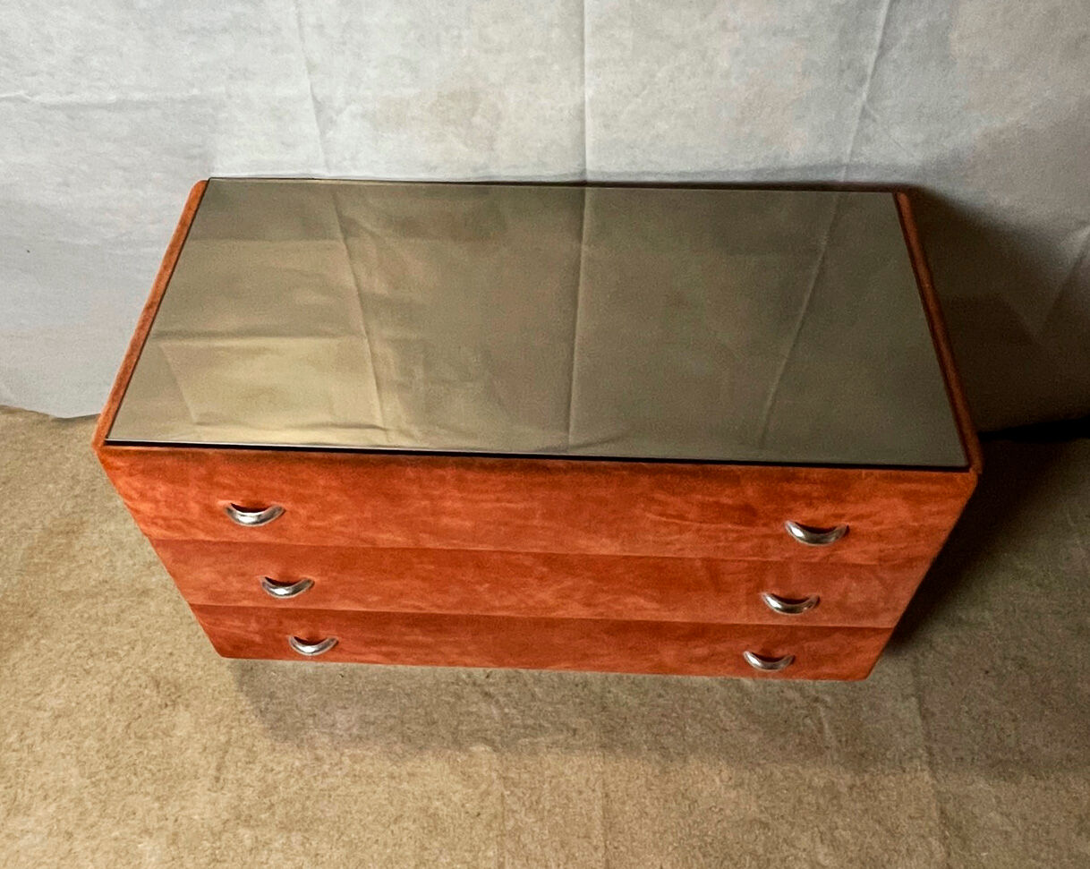 Commode en alcantara