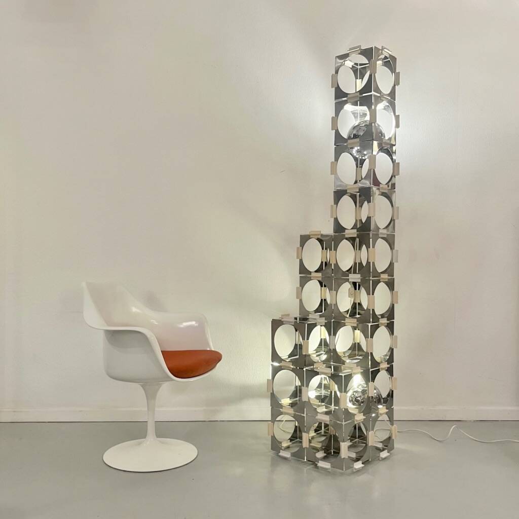 Very rare modular floor lamp produced by Reggiani, Italy around 1970.