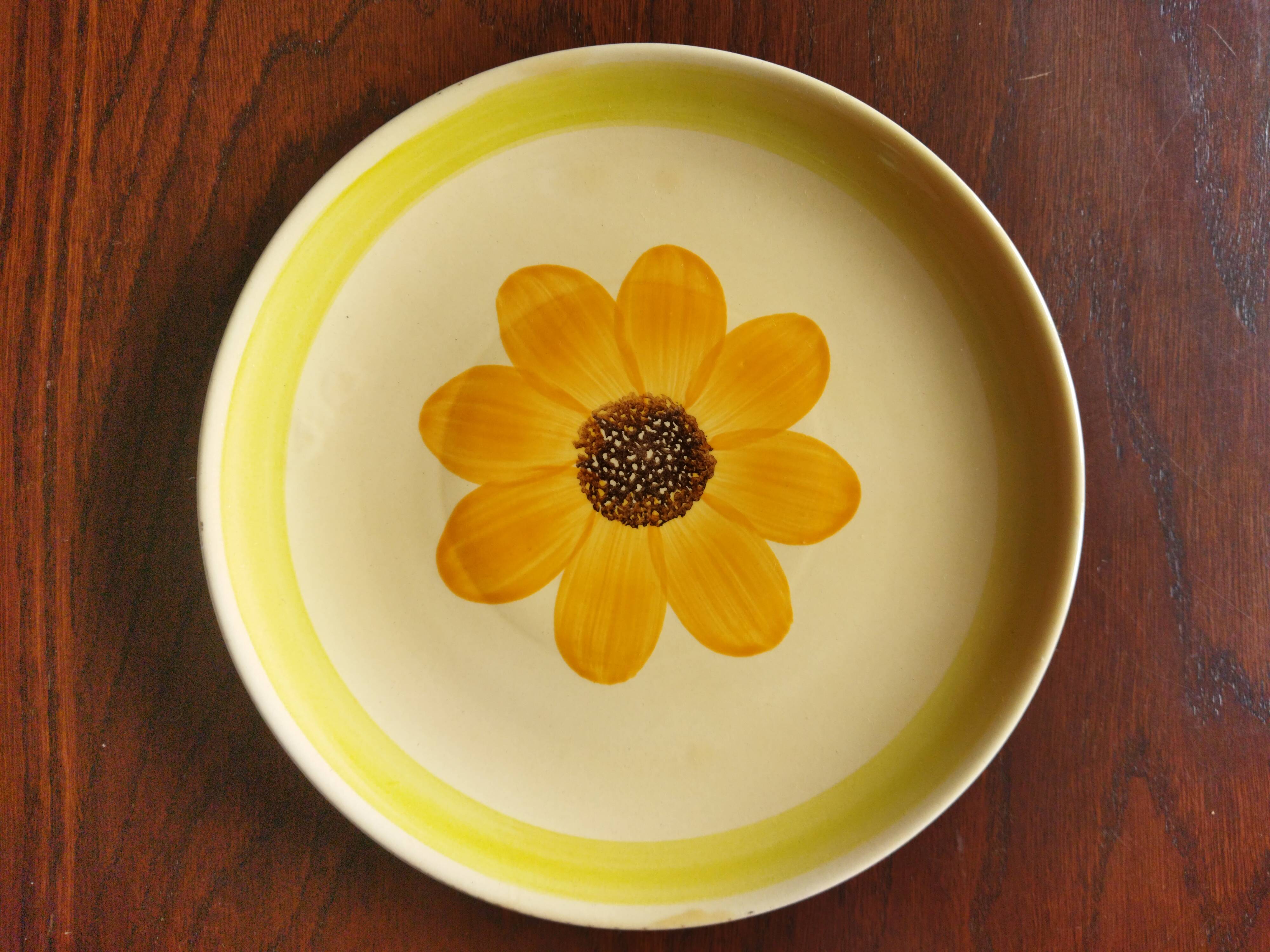 4 Gien “Soleil” dessert plates