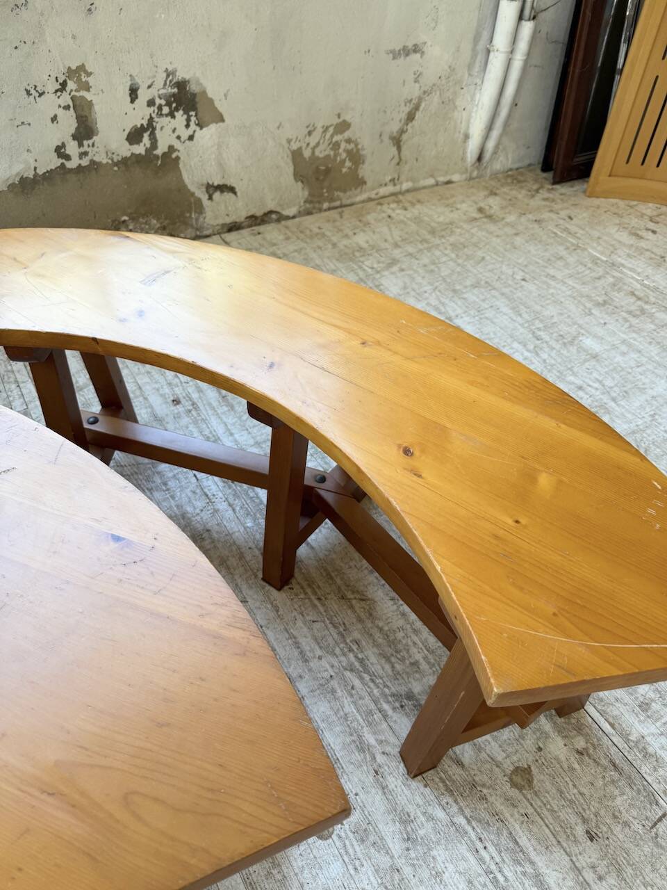 Set of round table and 4 rounded benches, 1950