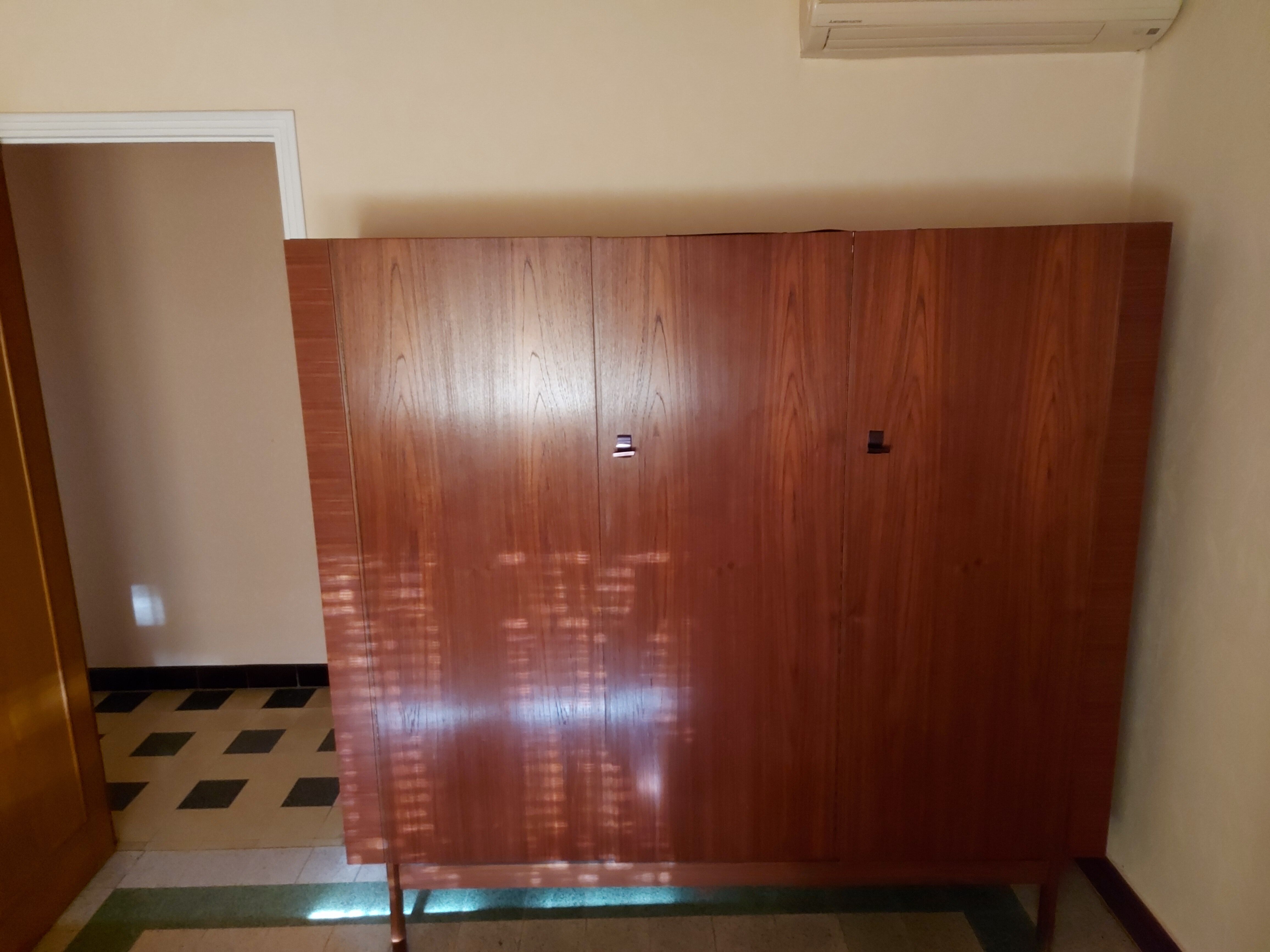 Vintage cabinet in palissandre