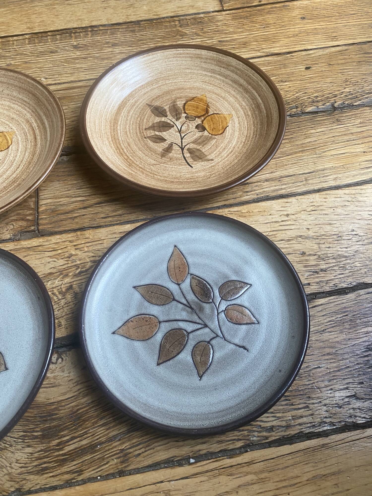 4 flower plates from Salins and Niderviller from the 1970s.