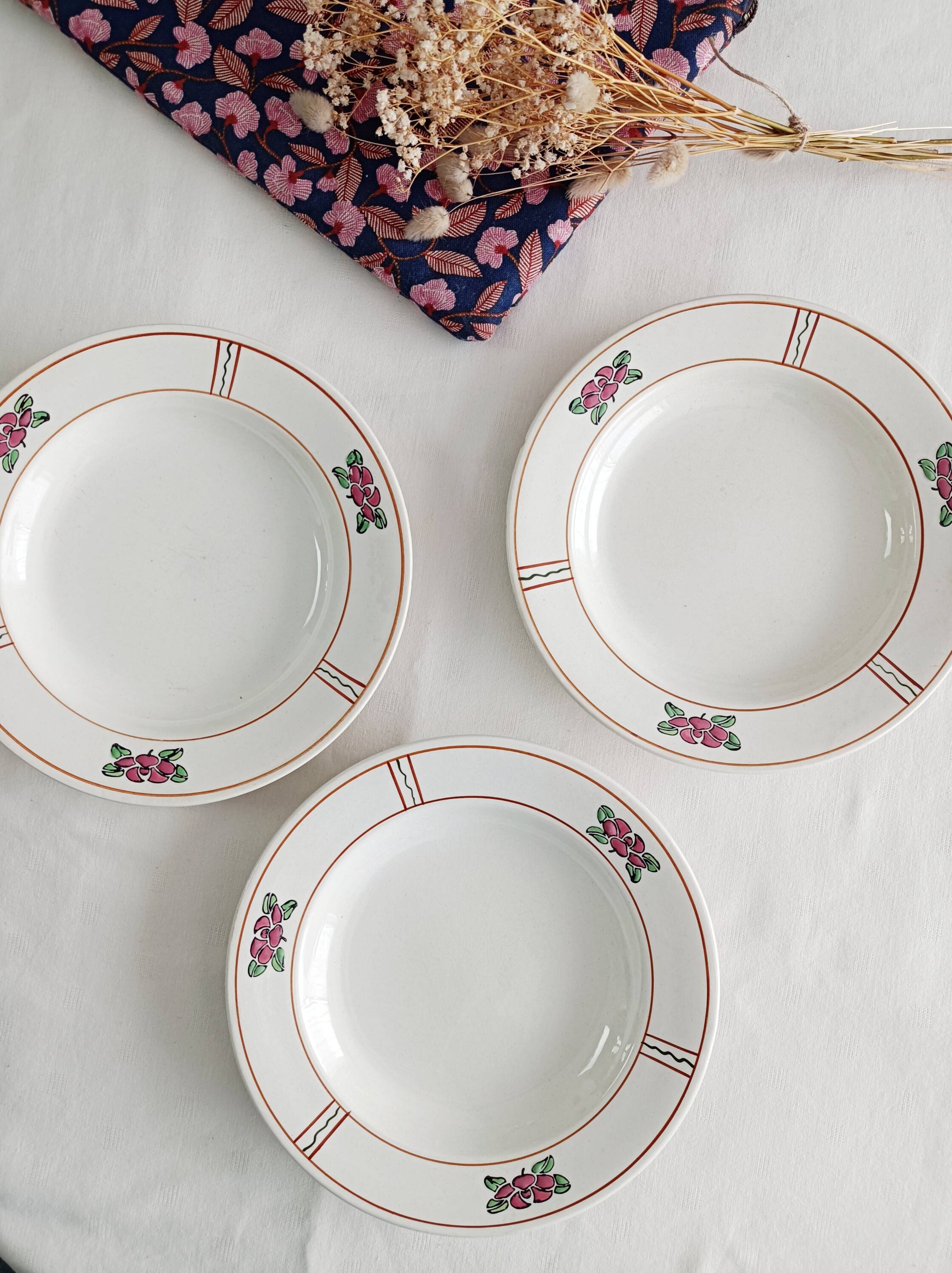 Set of 3 Salins soup plates, water lily