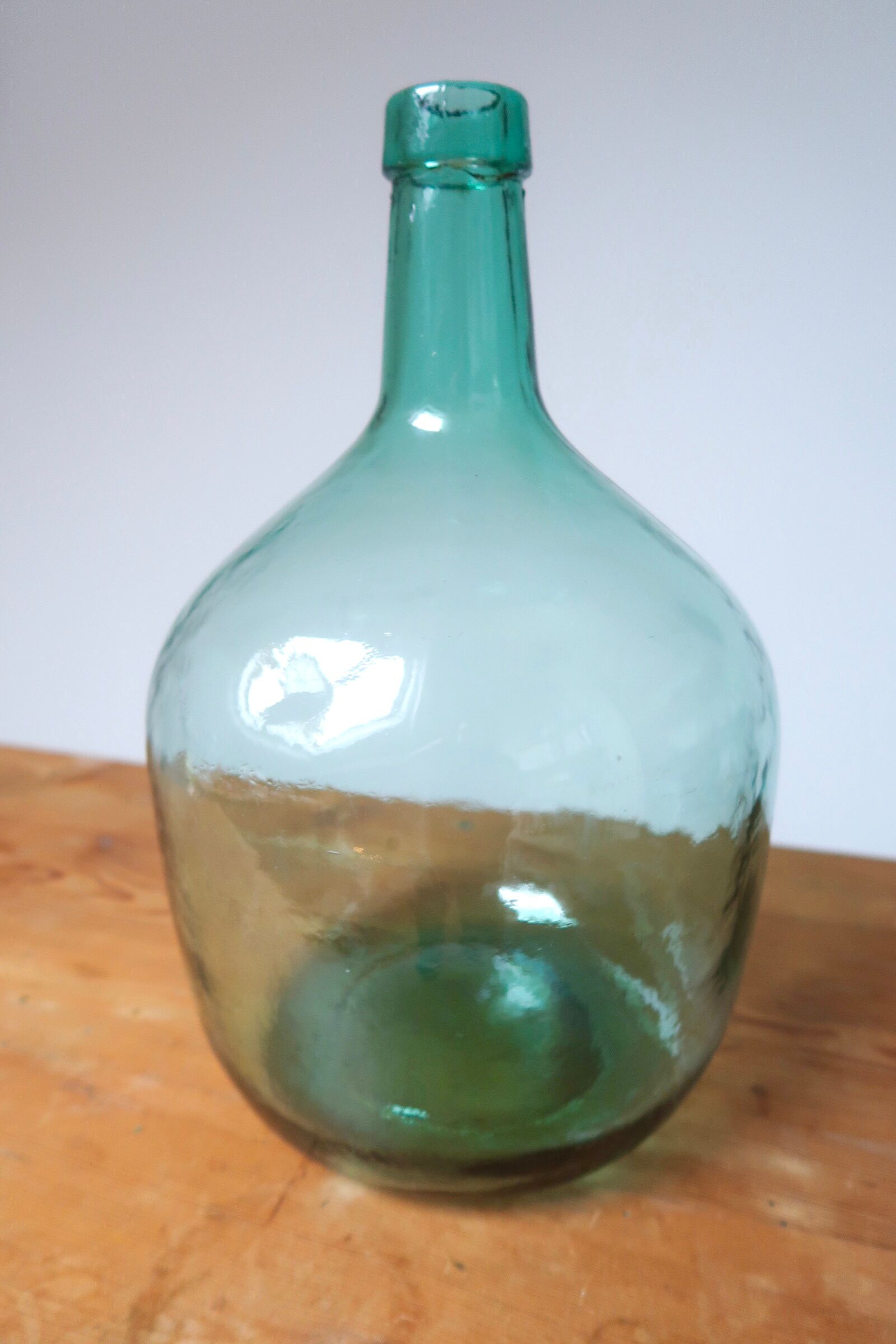8-litre green demijohn