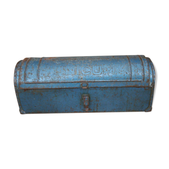 Toolbox (Groundhog) plumber metal away for storage, magazines poerte, gardener or other decoration industrial