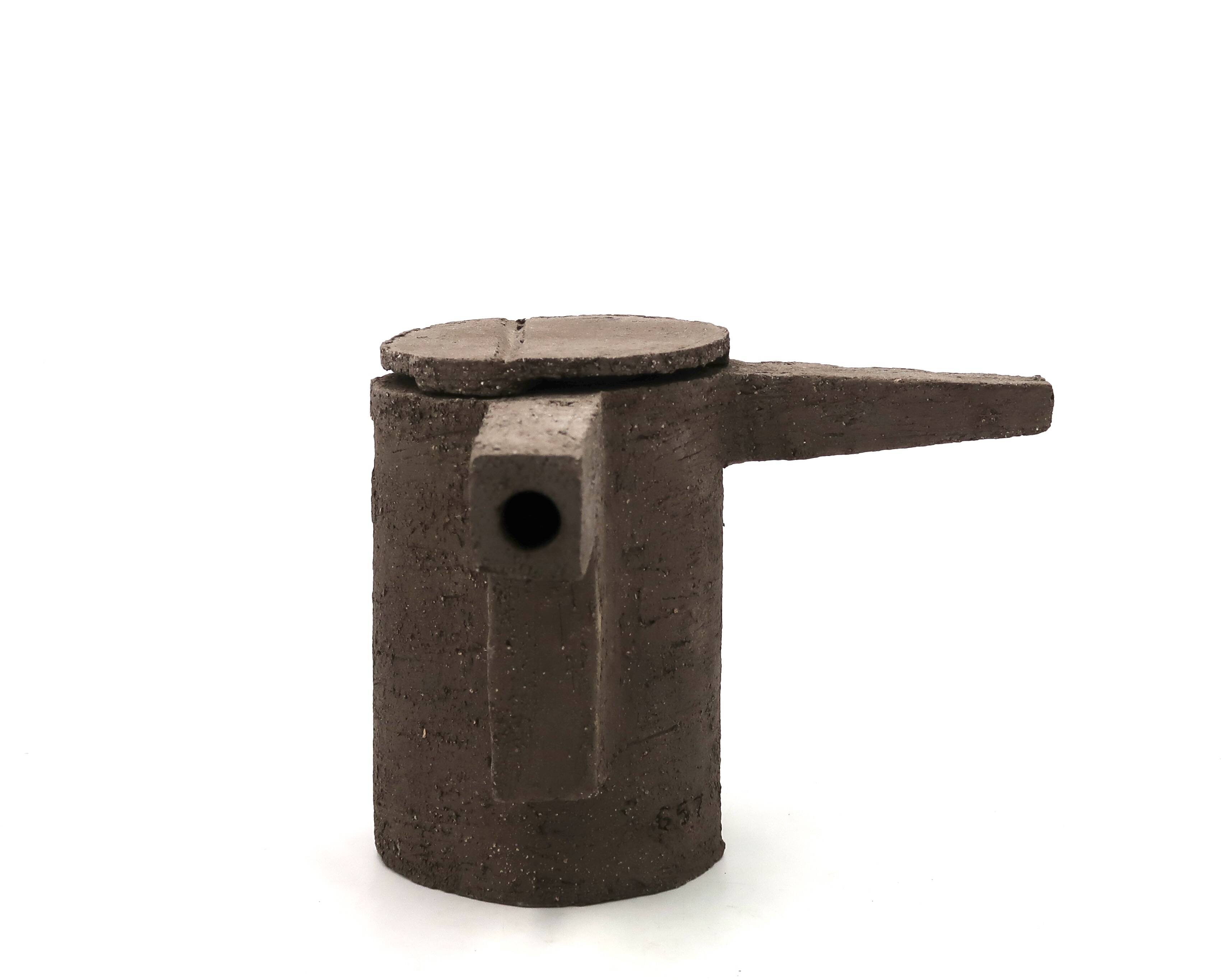 Unique concrete teapot by FCK Frédérick Gautier