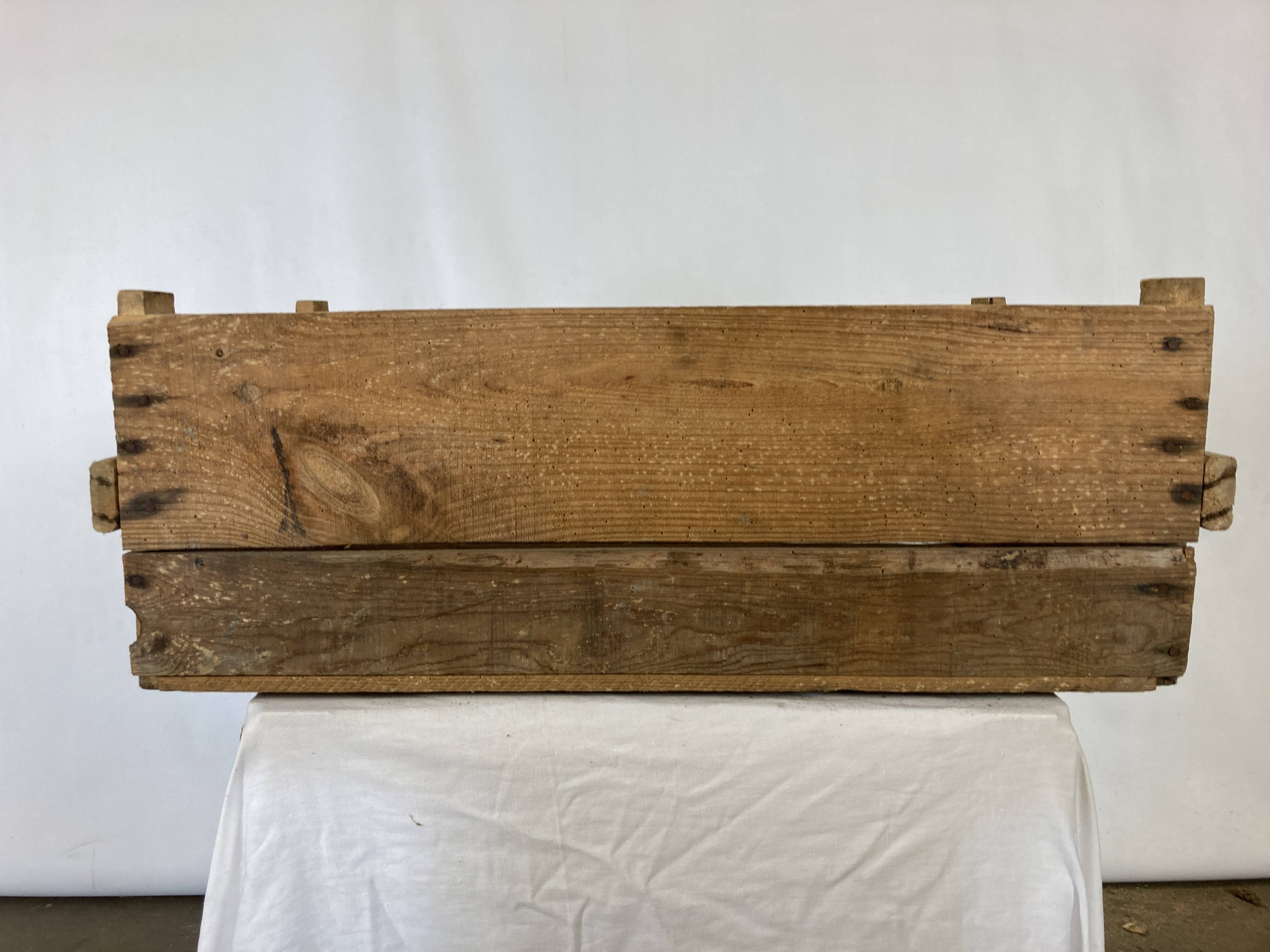 Ancienne caisse de transport en bois