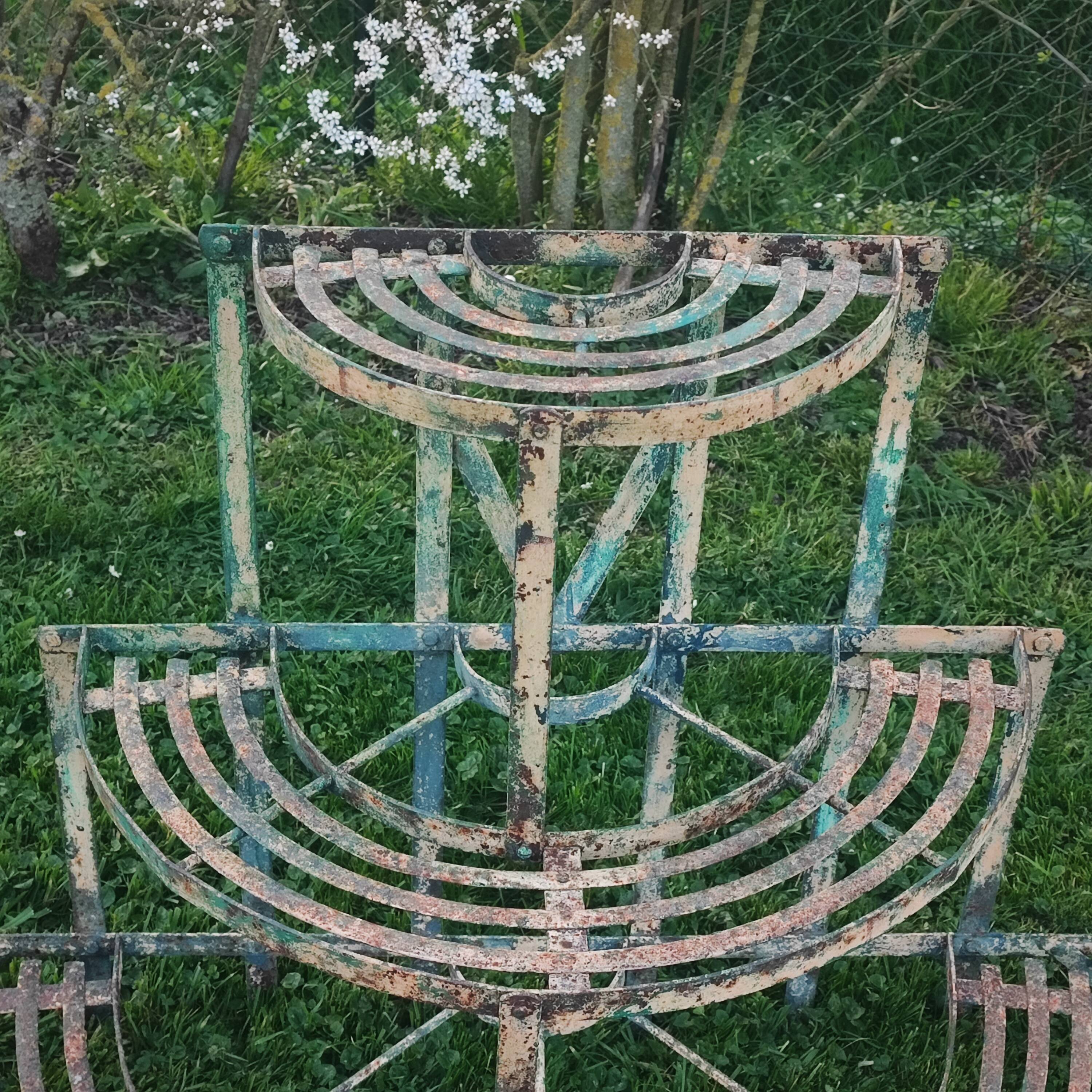 Half-moon florist plant holder