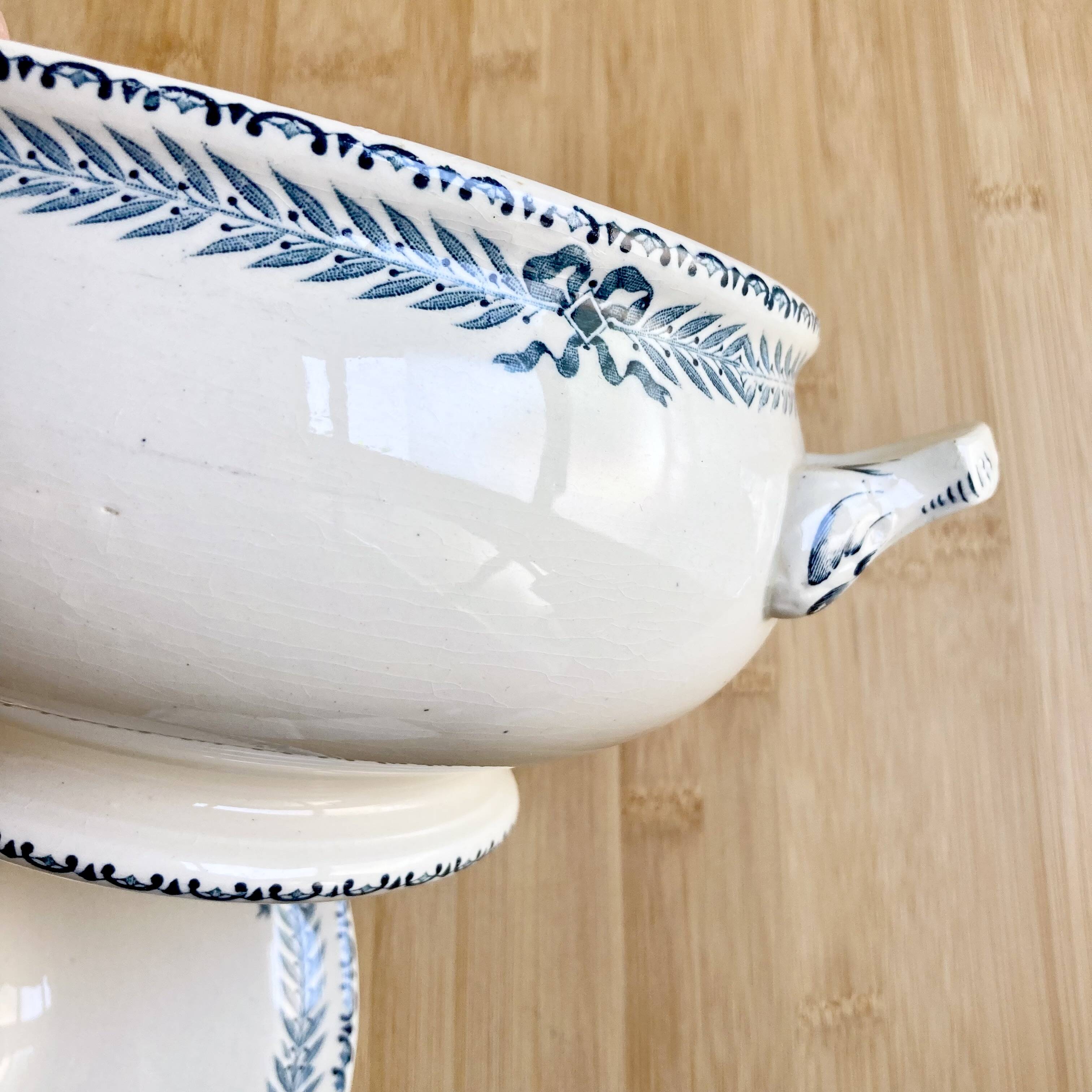 Choisy le Roi iron clay soup tureen