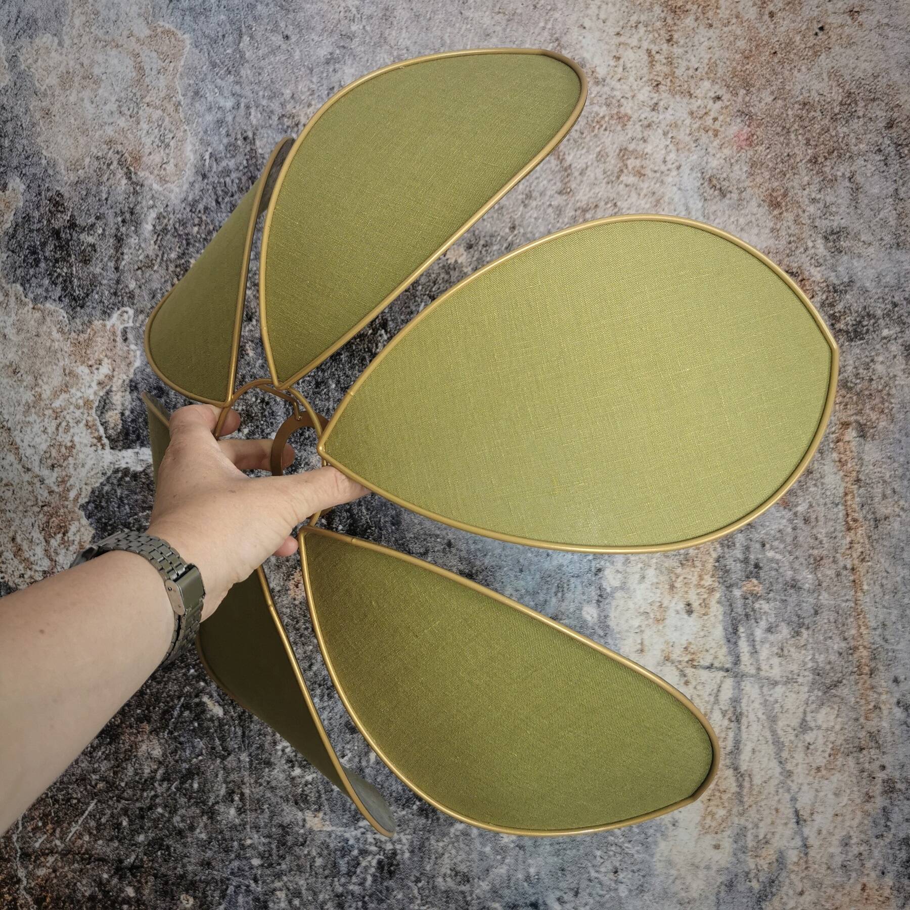 Flower suspension metal structure 6 petals in olive green linen
