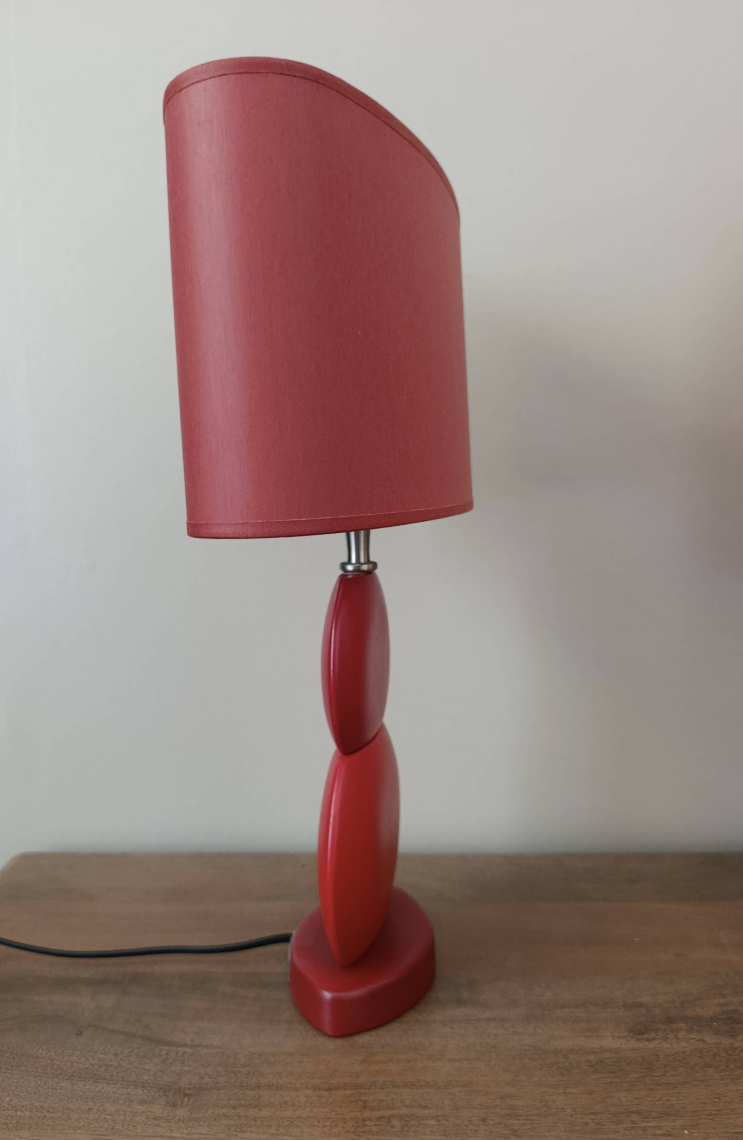 Modern red table lamp – Drimmer Edition (Neo-pop style | 70s/80s)