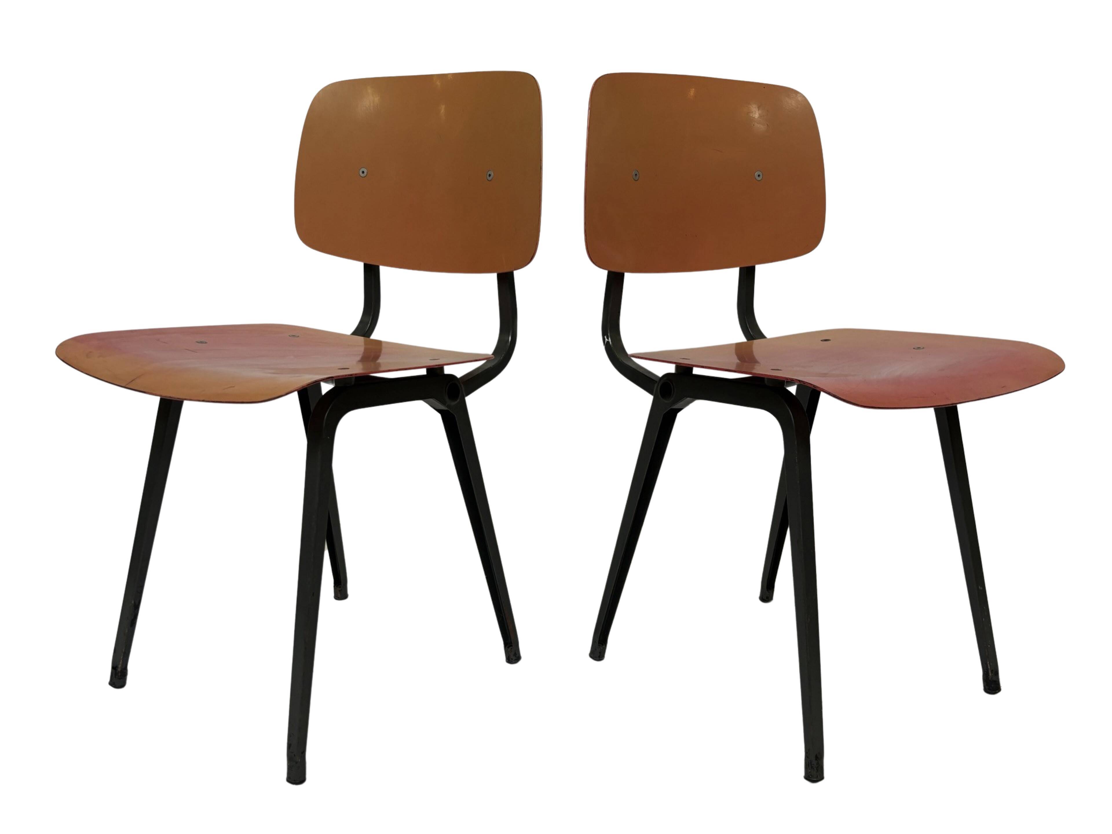 Vintage set of 4x Friso Kramer Revolt chairs Ahrend de Cirkel dutch design