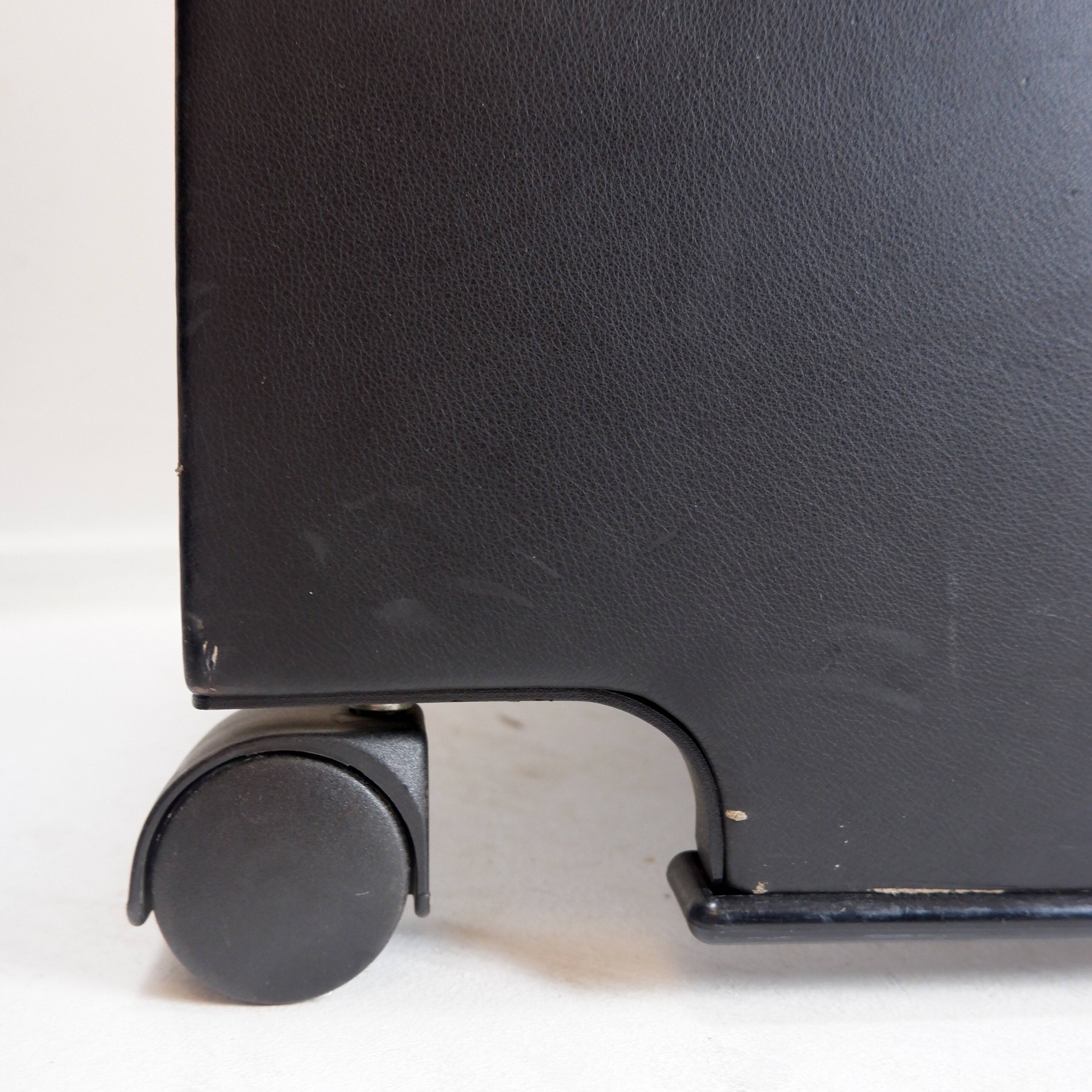 Pair of Artona armchairs in black leather by Afra and Tobia Scarpa for Maxalto