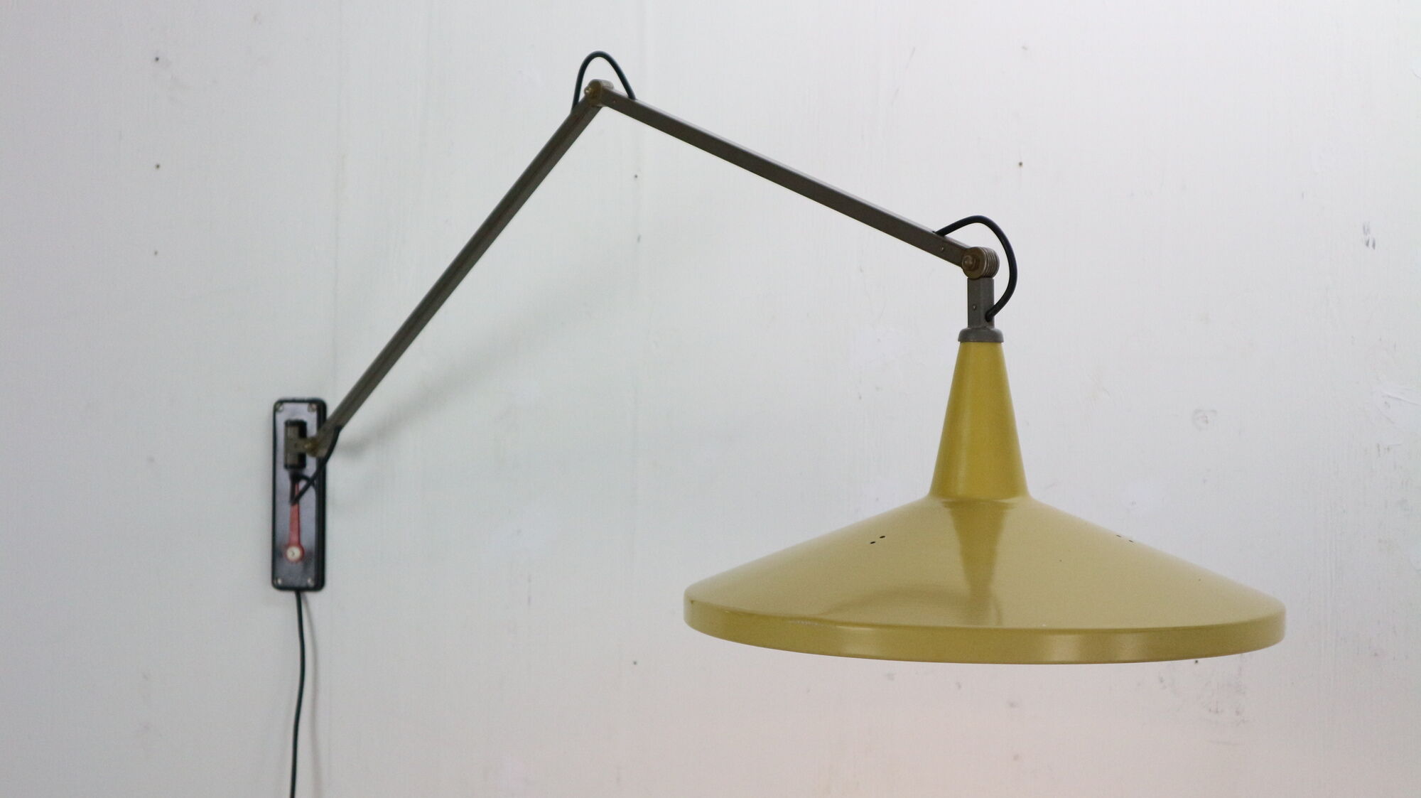 Yellow & grey Wim Rietveld 'Panama' wall lamp 4050 for Gispen 1955s Dutch design