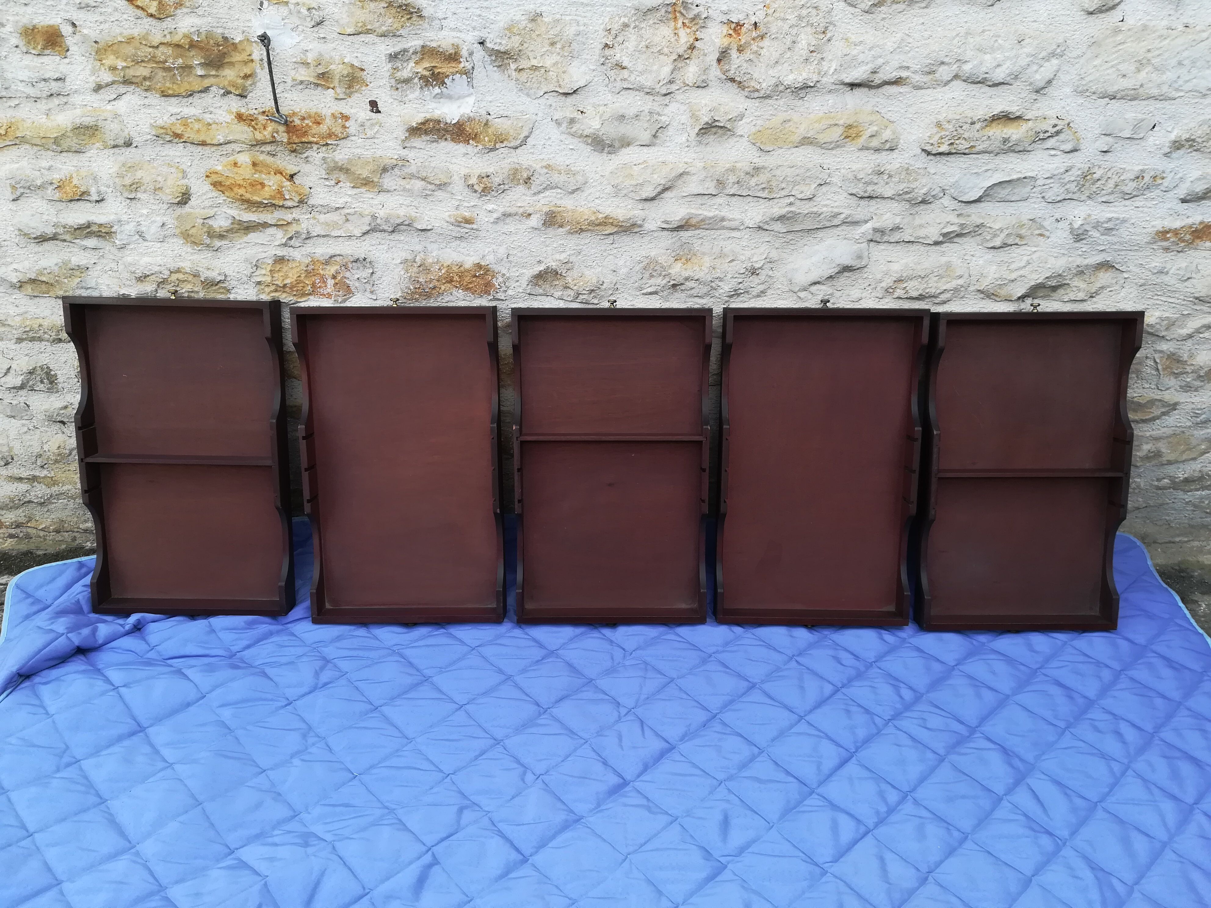 Five-drawer cabinet on wheels