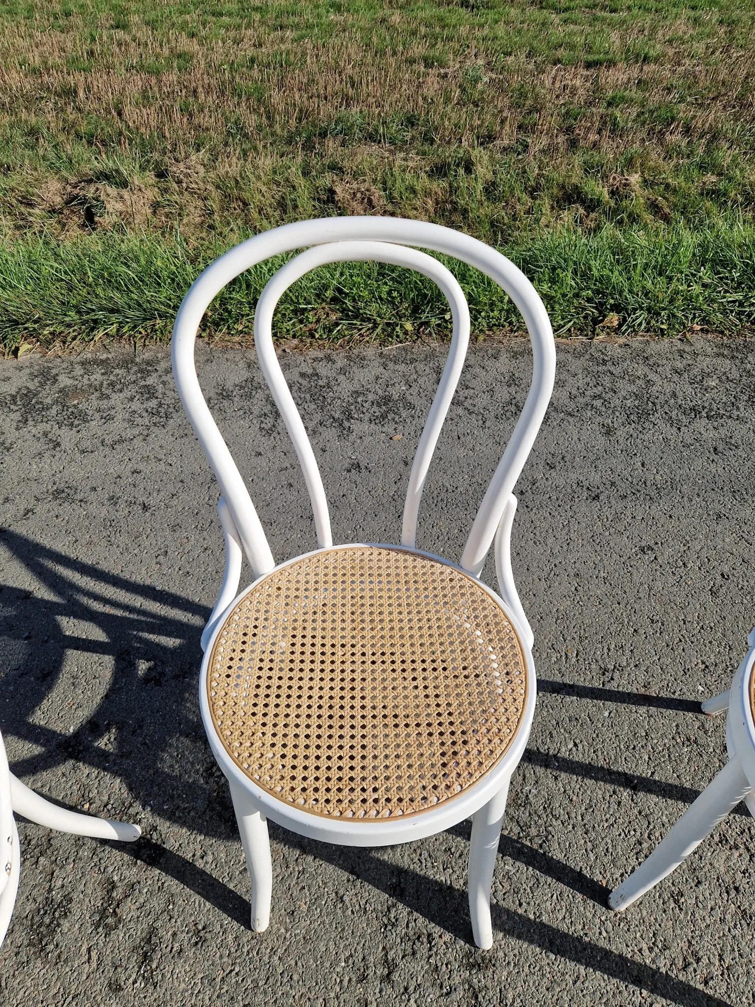 Lot de 4 chaises en bois tournés et cannage 