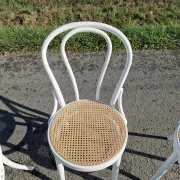 Lot de 4 chaises en bois tournés et cannage 
