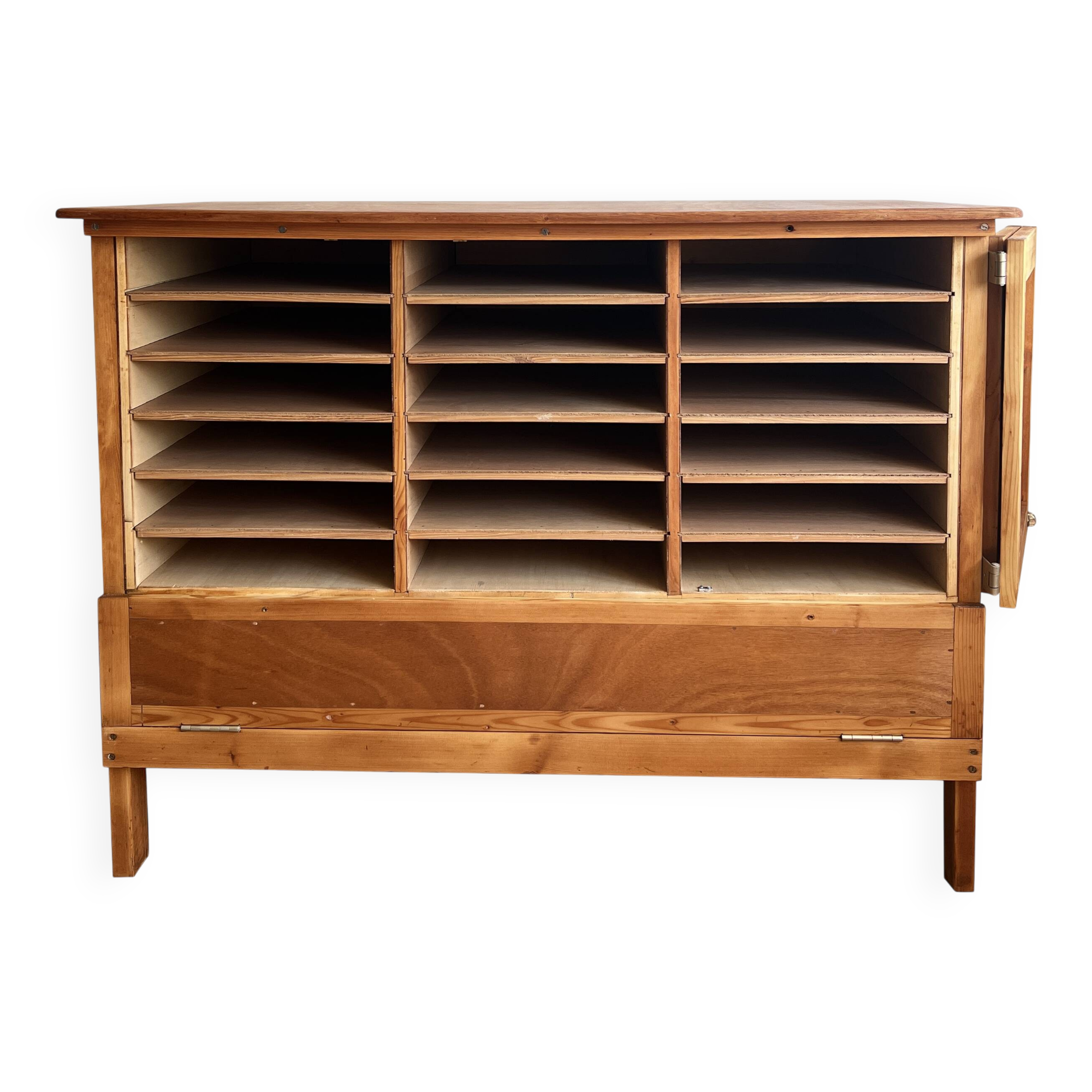 Workshop furniture, printing storage