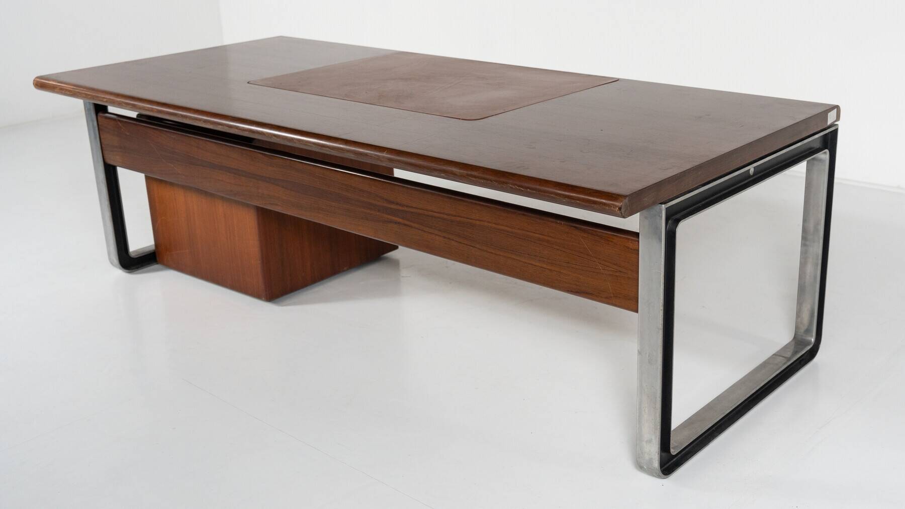 Mid-Century Modern T333 Desk by Oslvado Borsani and Eugenio Gerli for Tecno