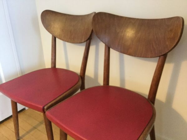 Chaises bistrot vintage rouge en bois THONET 1950