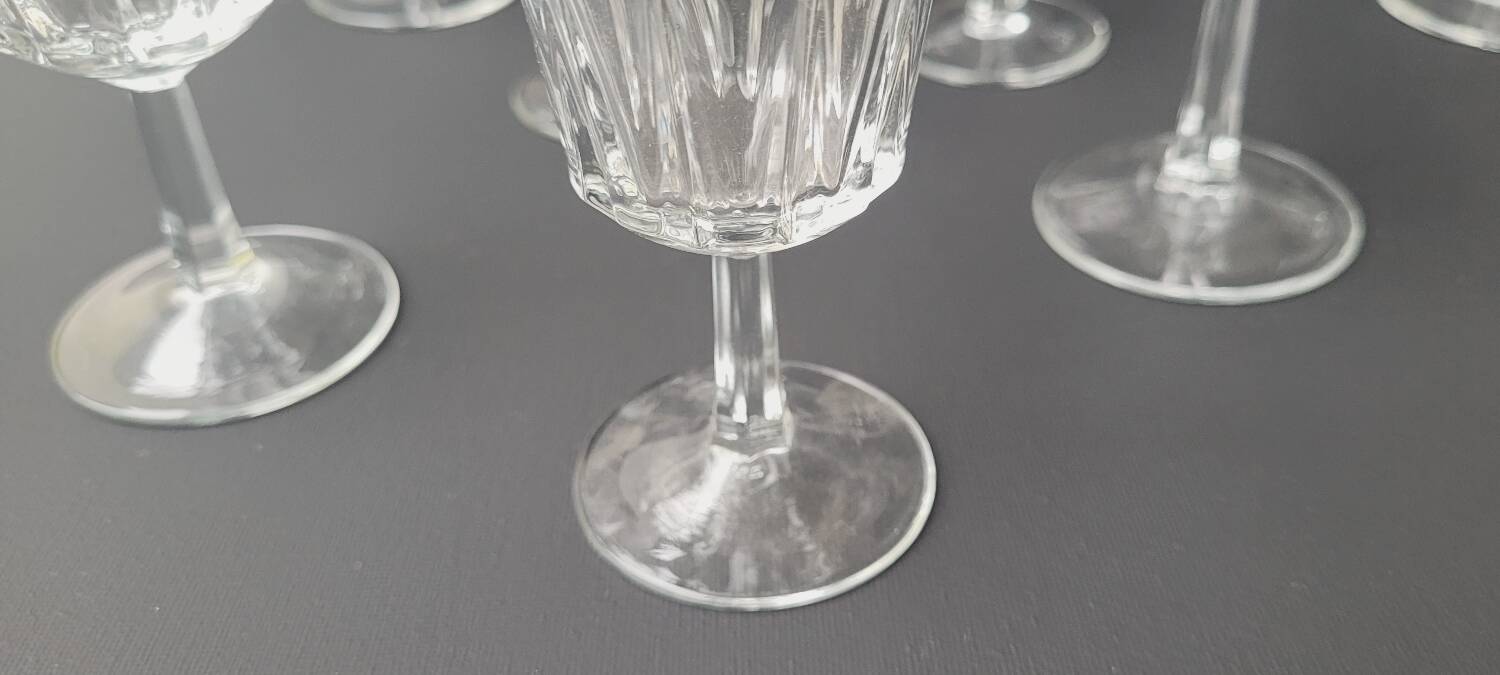 16 verres à pied 70's