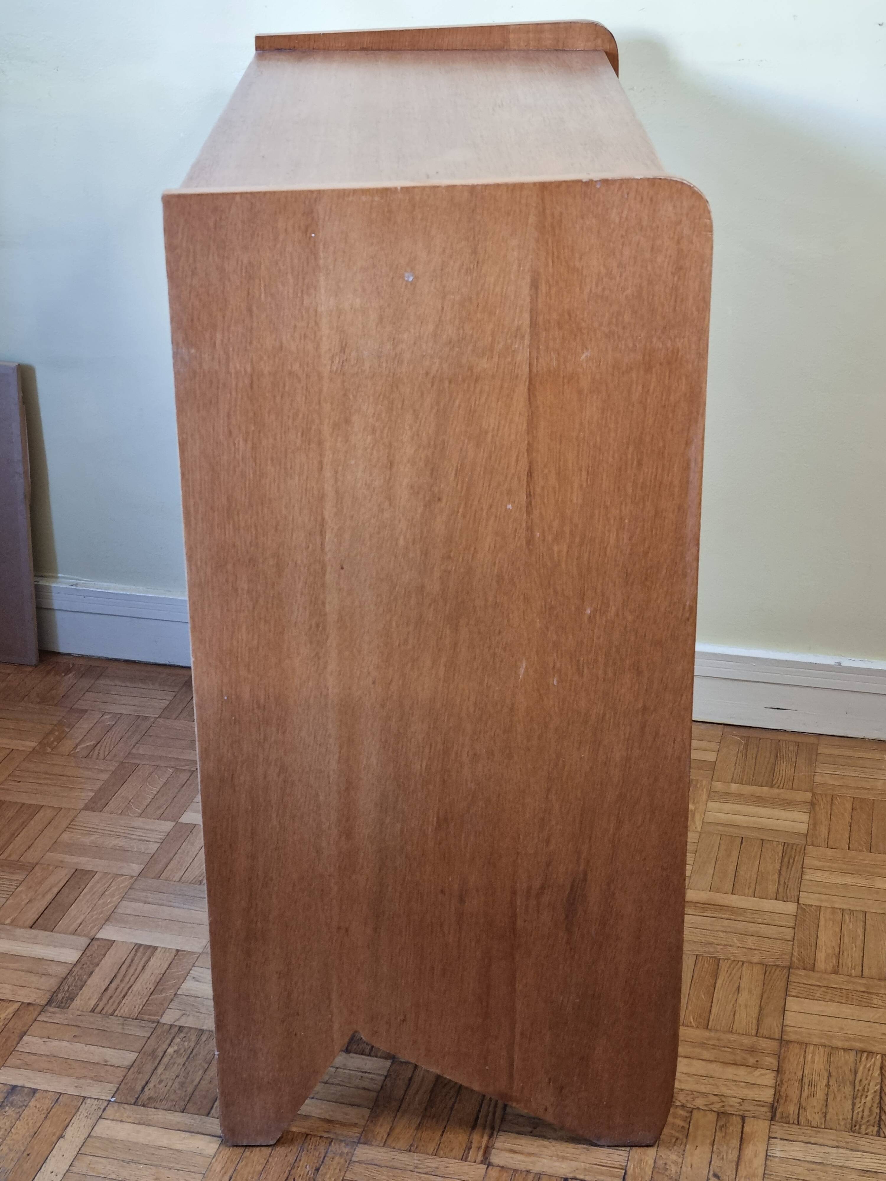 Vintage chest of drawers in modernist veneered wood from the 50s