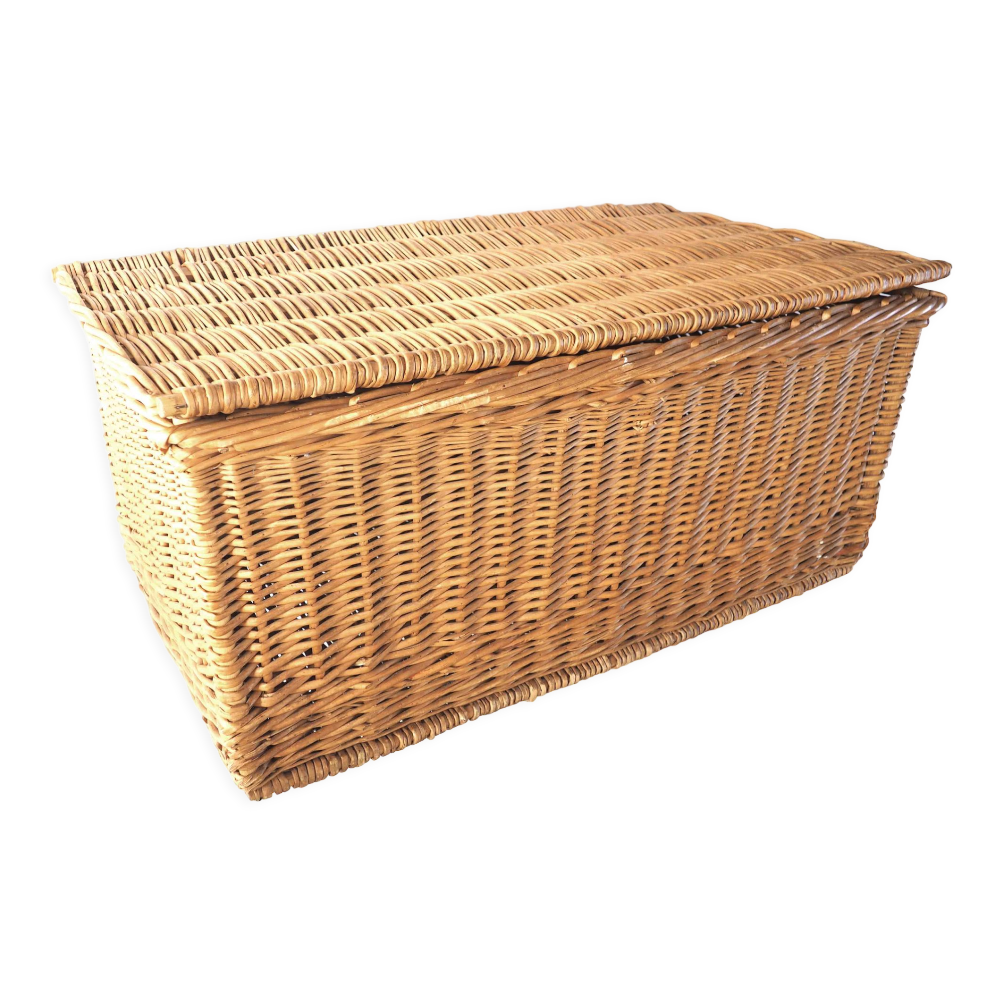 Rattan chest