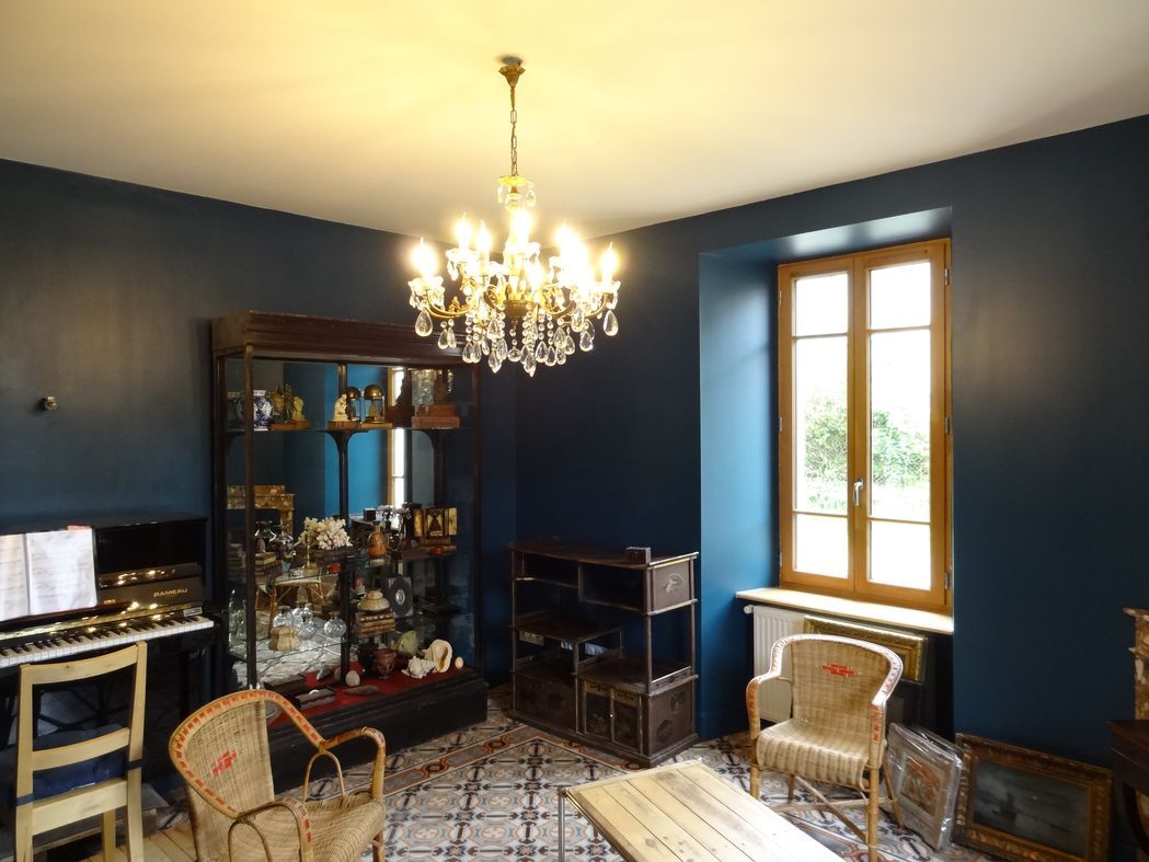 Twelve-armed golden bronze light chandelier