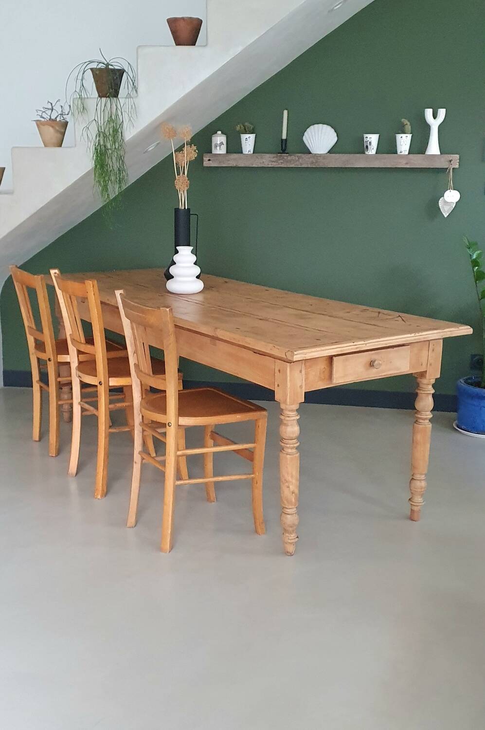 Farmhouse table