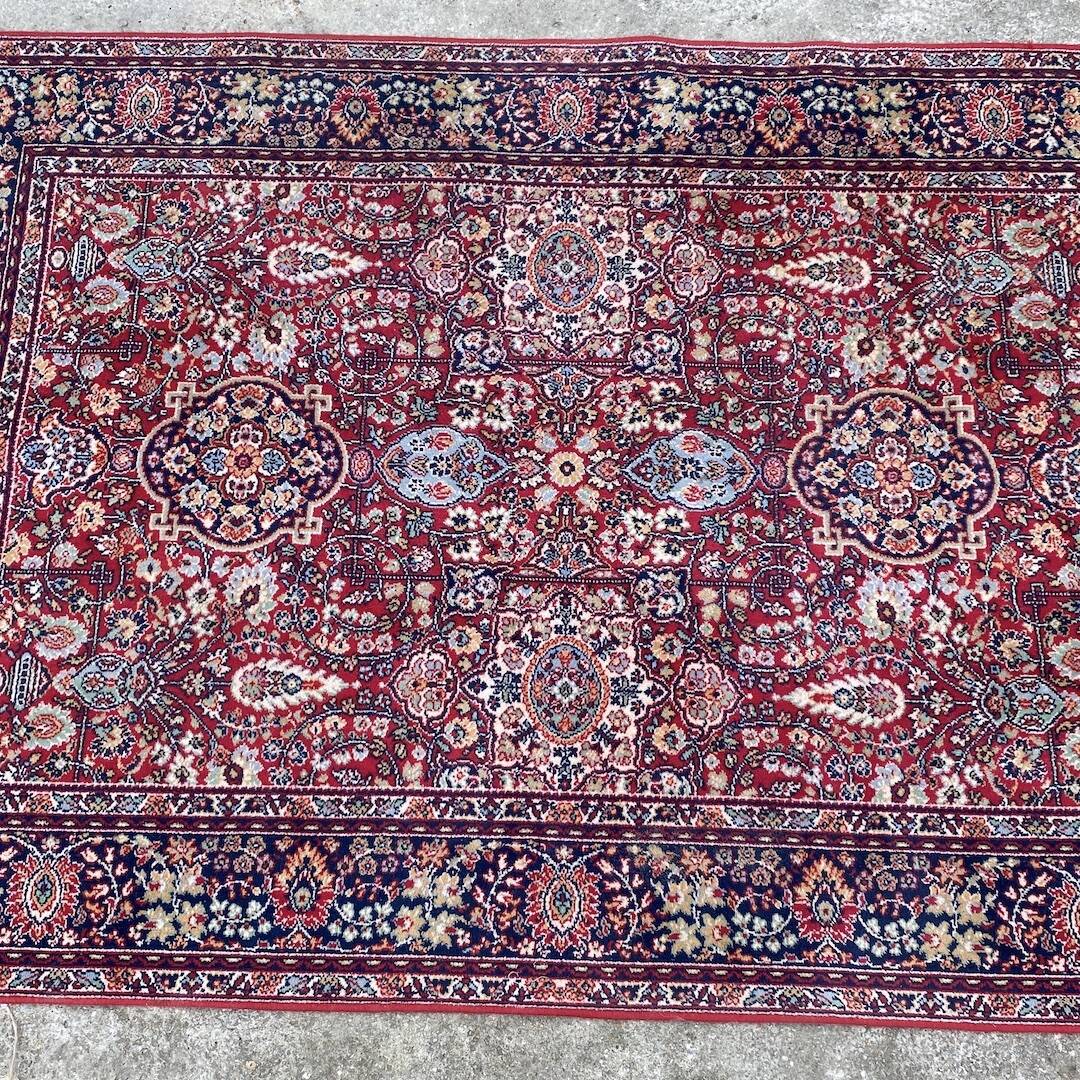 Shiraz Persian rug 248 cm by 170 cm