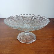 Glass fruit bowl on foot
