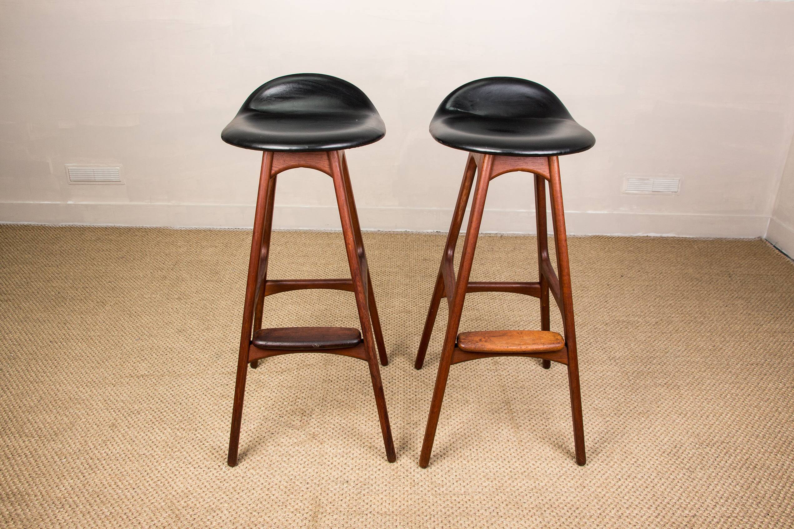 Pair of danish high stools in teak and black skaï model od61 by erik buch for oddense .