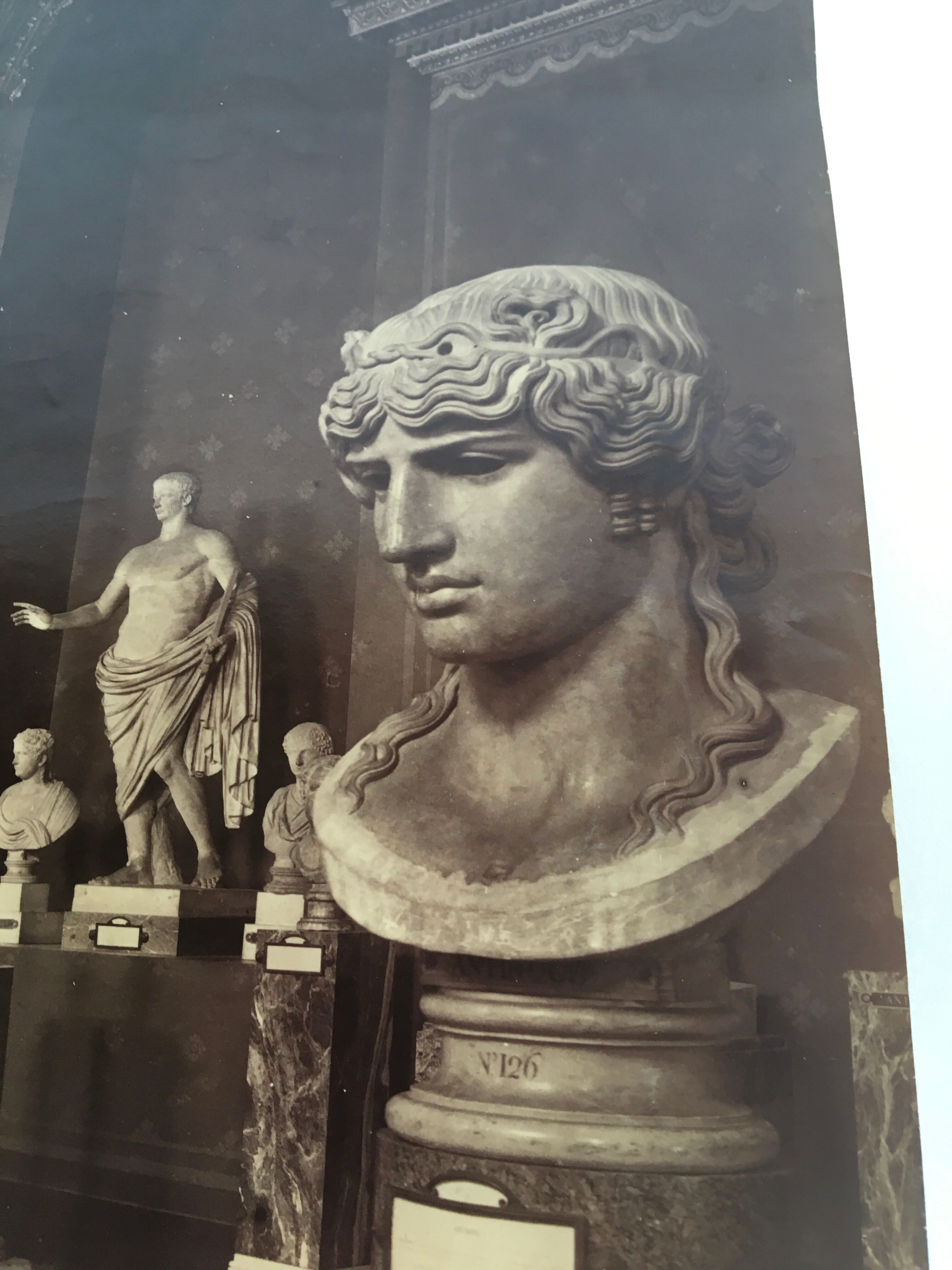 Photo 1900 of the Louvre Museum