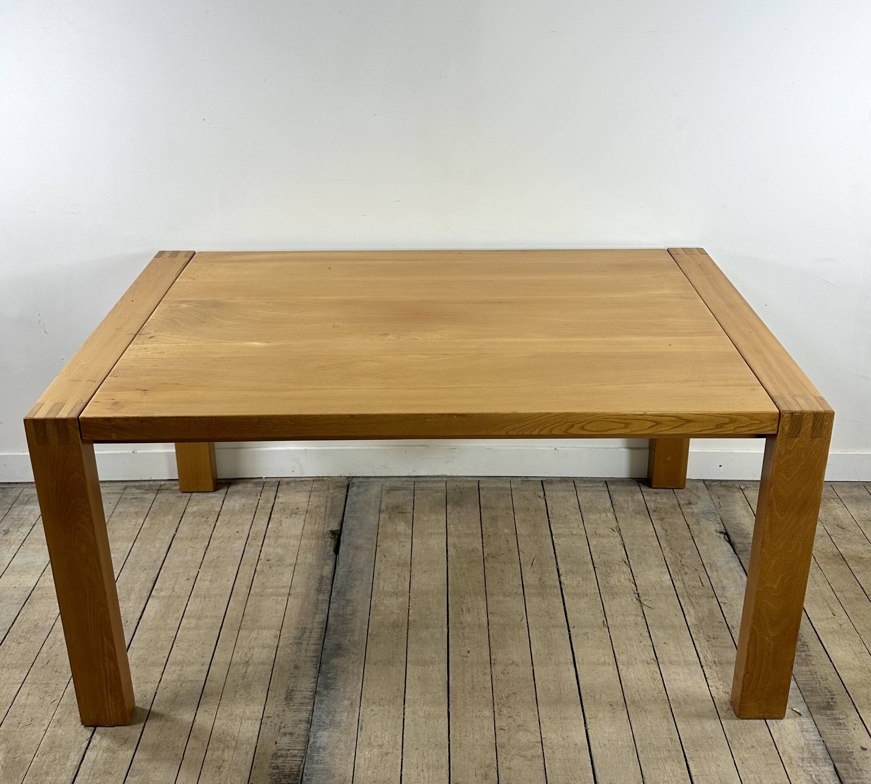 Extendable table in solid oiled elm by maison regain 1970
