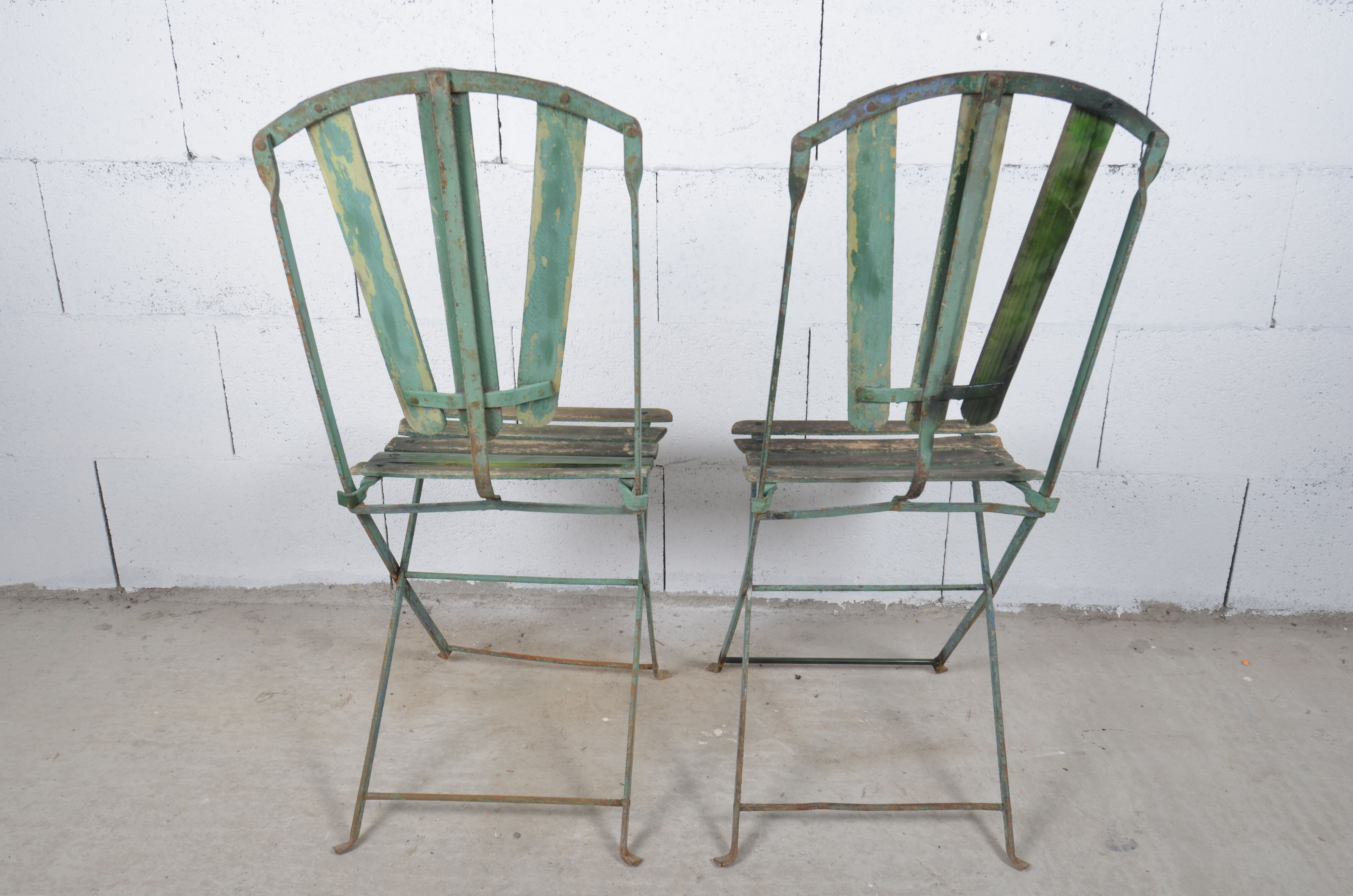 2 garden chairs