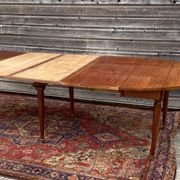 Table de salle à manger en acajou XIXème siècle