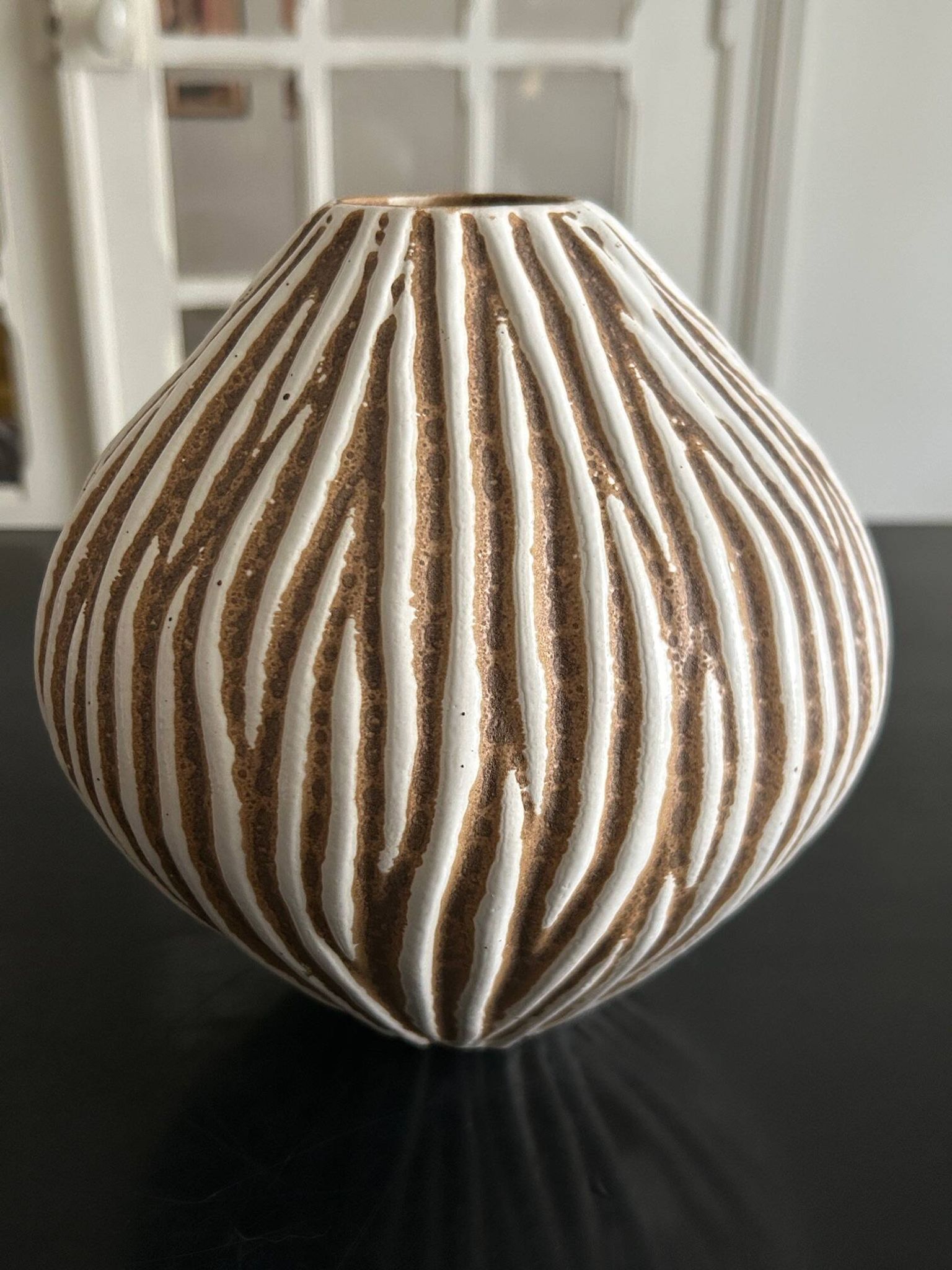 vase en céramique striée 1970