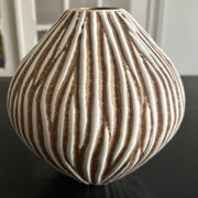 vase en céramique striée 1970