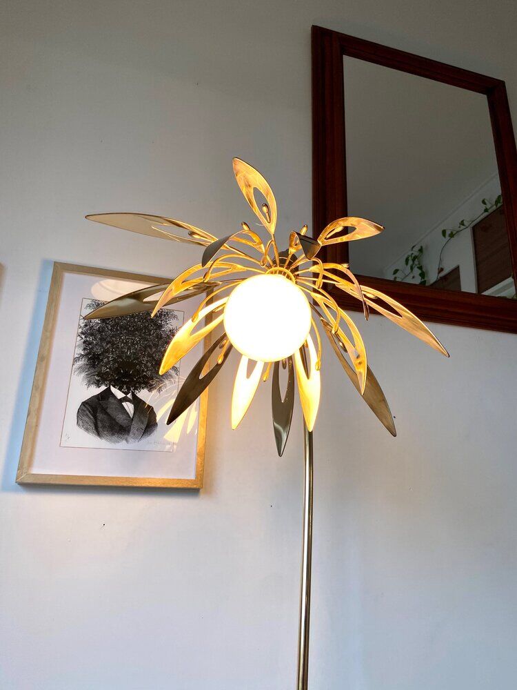 Gold metal flower lamppost